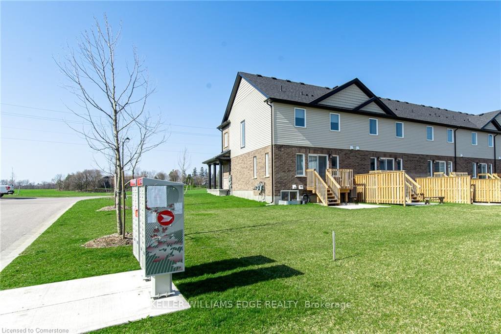 Photo 3 of 10 Bawcutt Crescent, Brant, Paris — HOMEH