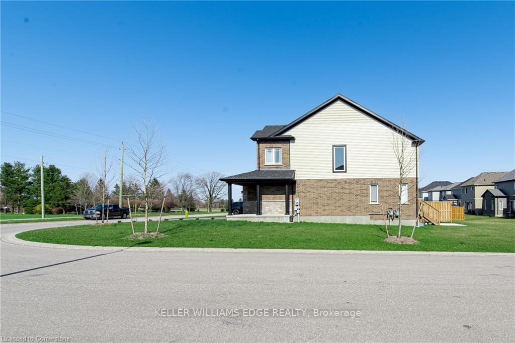 Photo 6 of 10 Bawcutt Crescent, Brant, Paris — HOMEH