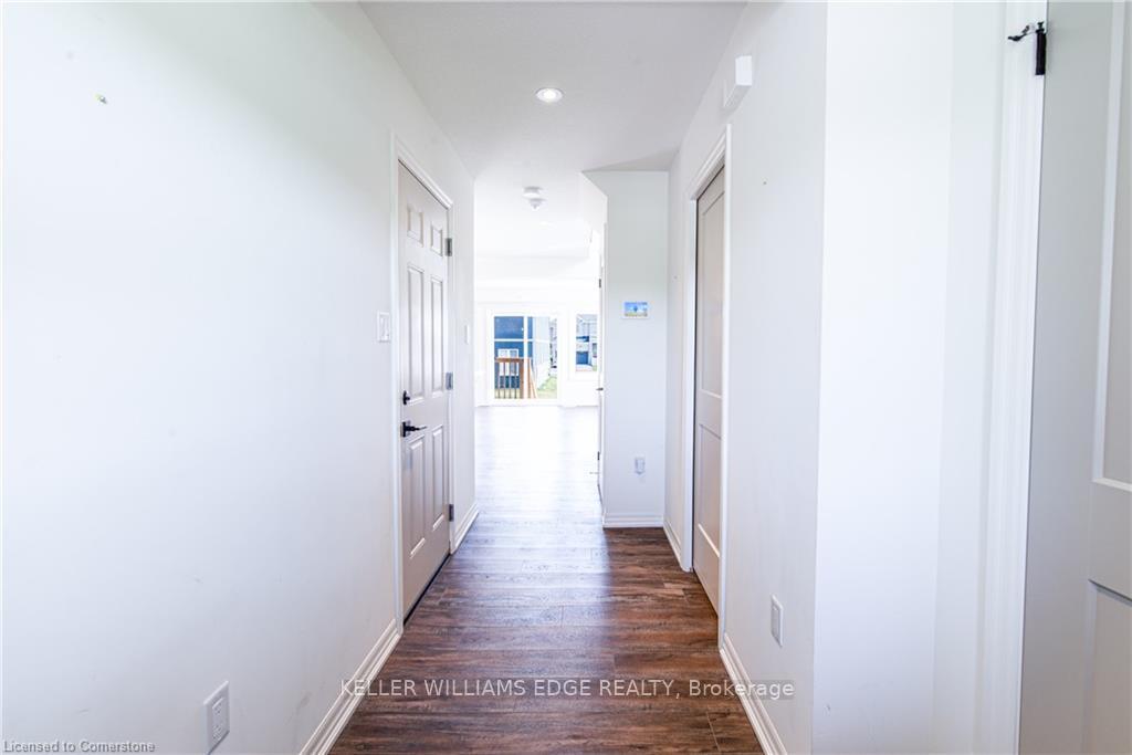Photo 8 of 10 Bawcutt Crescent, Brant, Paris — HOMEH