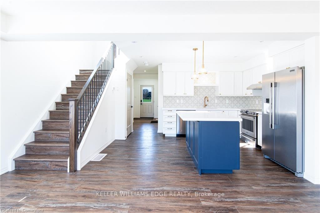 Photo 16 of 10 Bawcutt Crescent, Brant, Paris — HOMEH