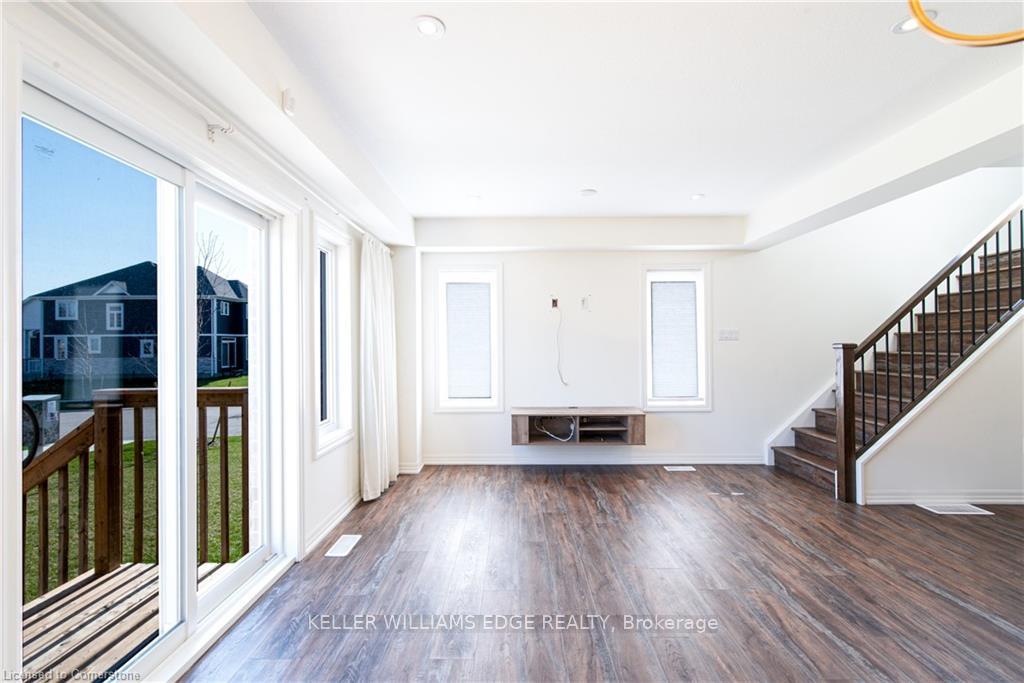 Photo 17 of 10 Bawcutt Crescent, Brant, Paris — HOMEH