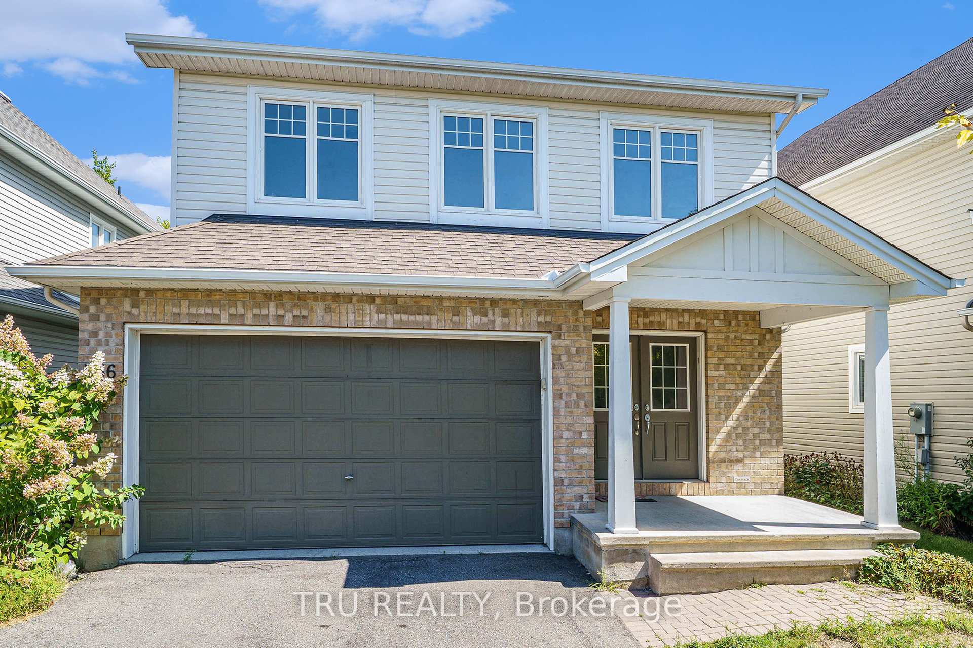Front of 536 Golden Sedge Way