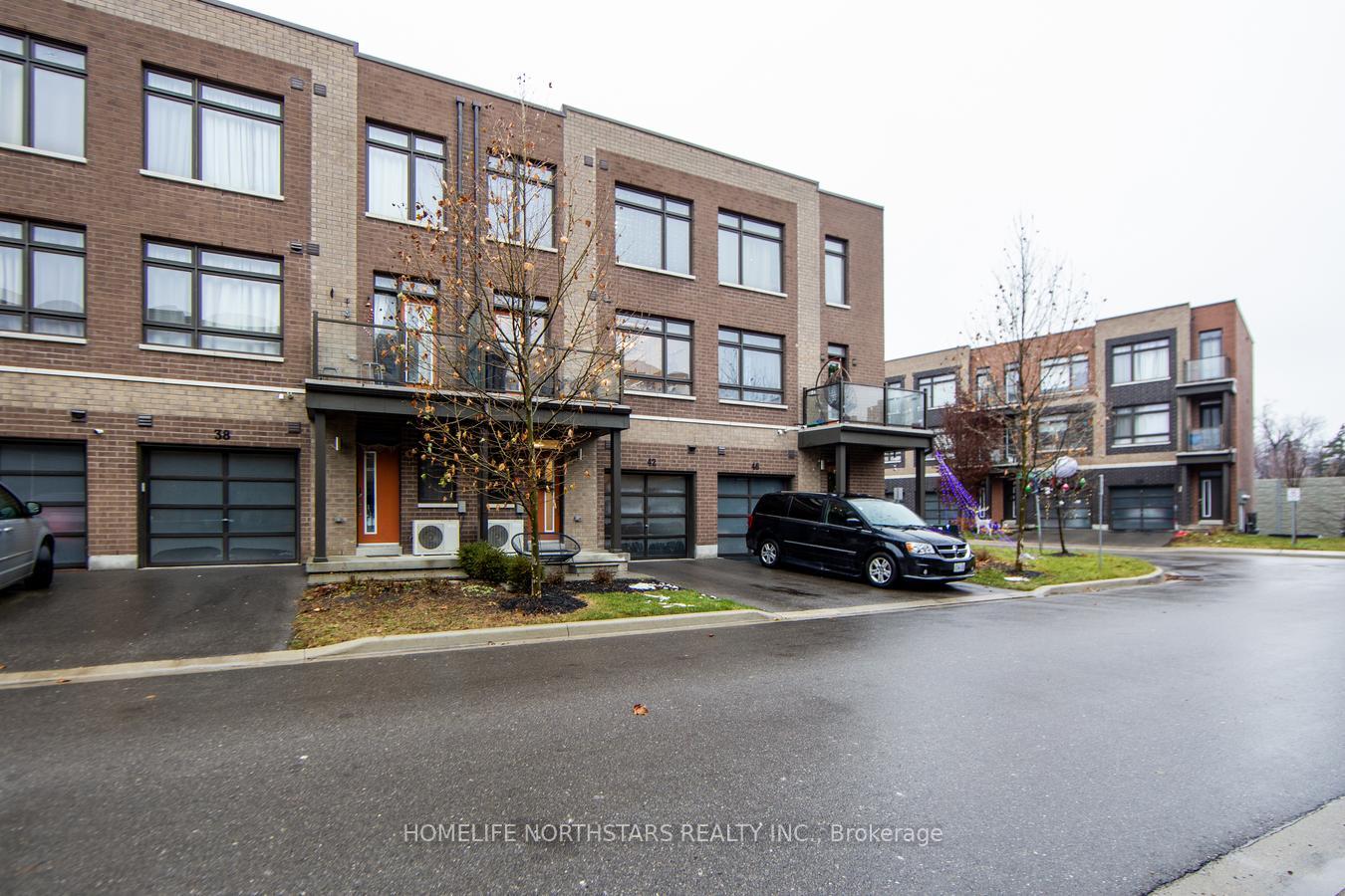 Photo 3 of 42 Engel Street, Vaughan, Vaughan Grove — HOMEH