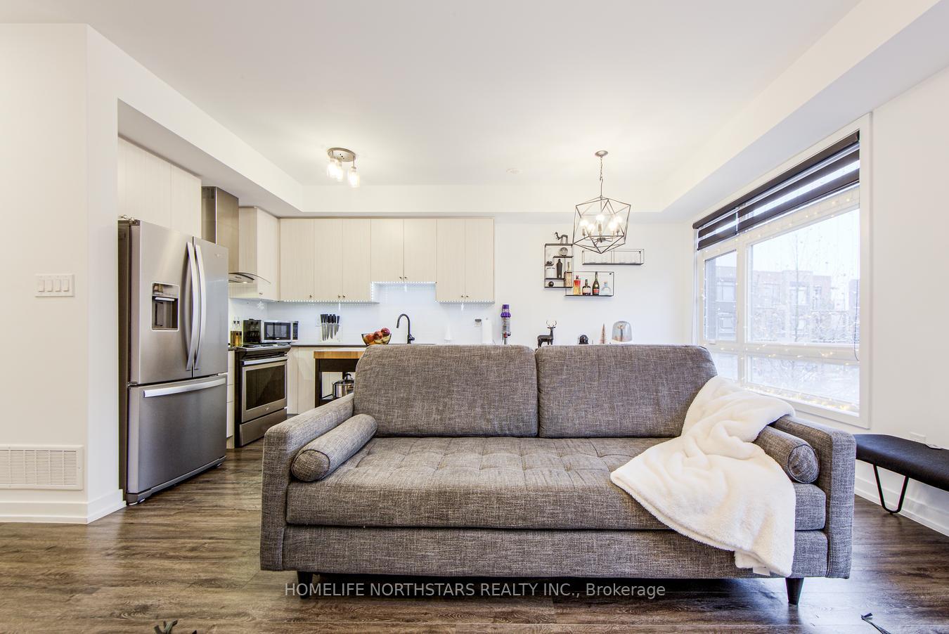 Photo 14 of 42 Engel Street, Vaughan, Vaughan Grove — HOMEH