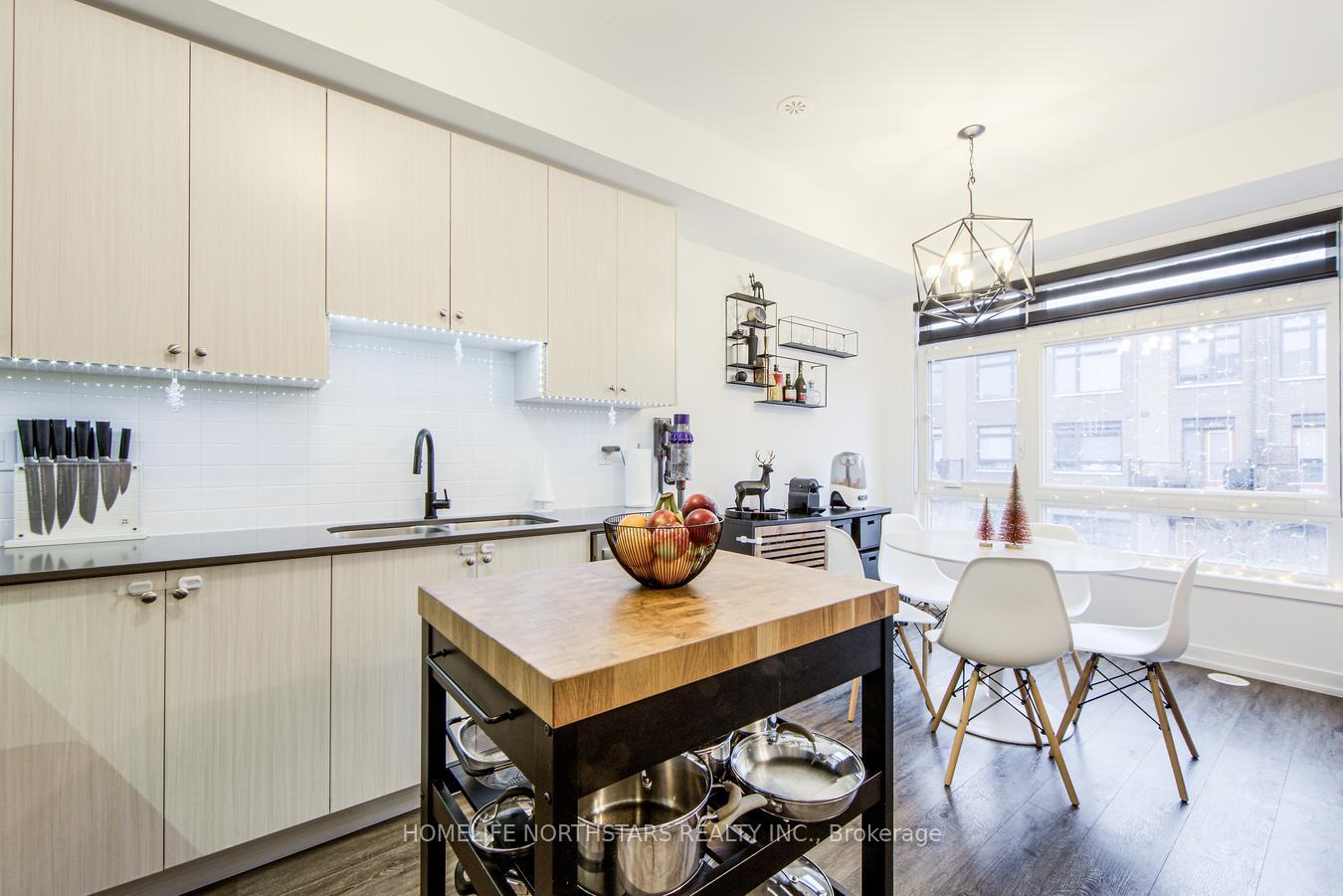 Photo 16 of 42 Engel Street, Vaughan, Vaughan Grove — HOMEH
