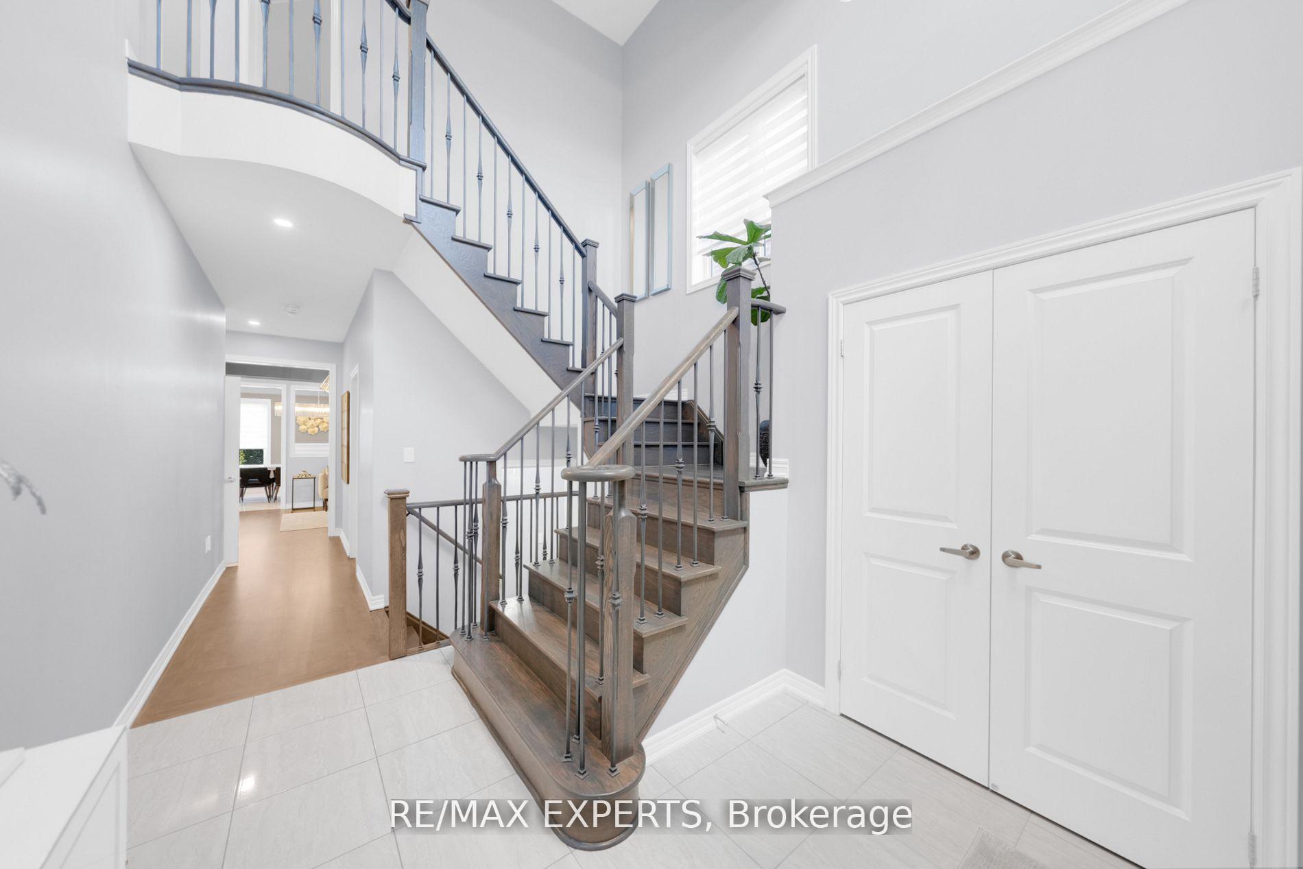 Photo 6 of 12 Nocturne Avenue, Vaughan, Kleinburg — HOMEH