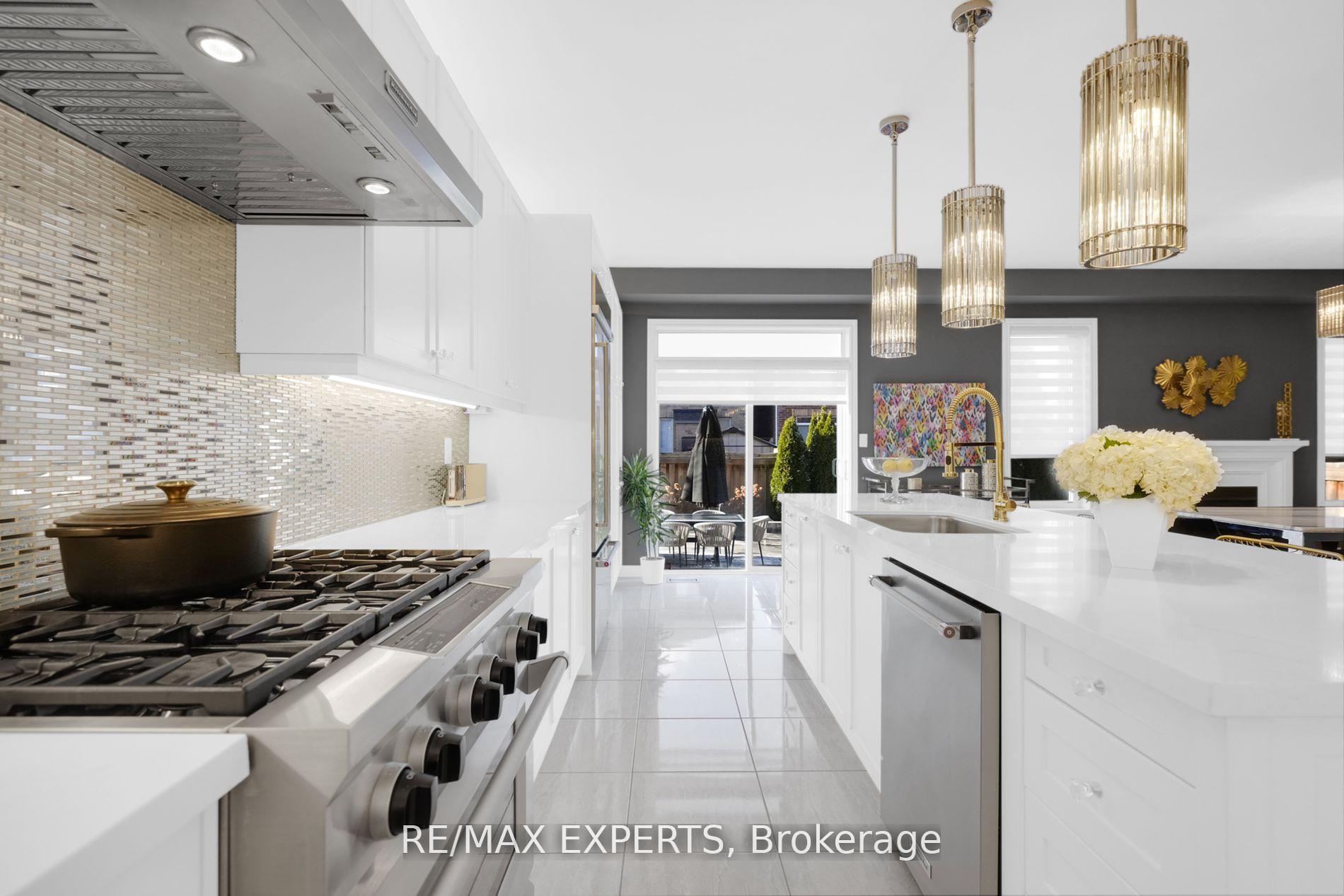 Photo 15 of 12 Nocturne Avenue, Vaughan, Kleinburg — HOMEH