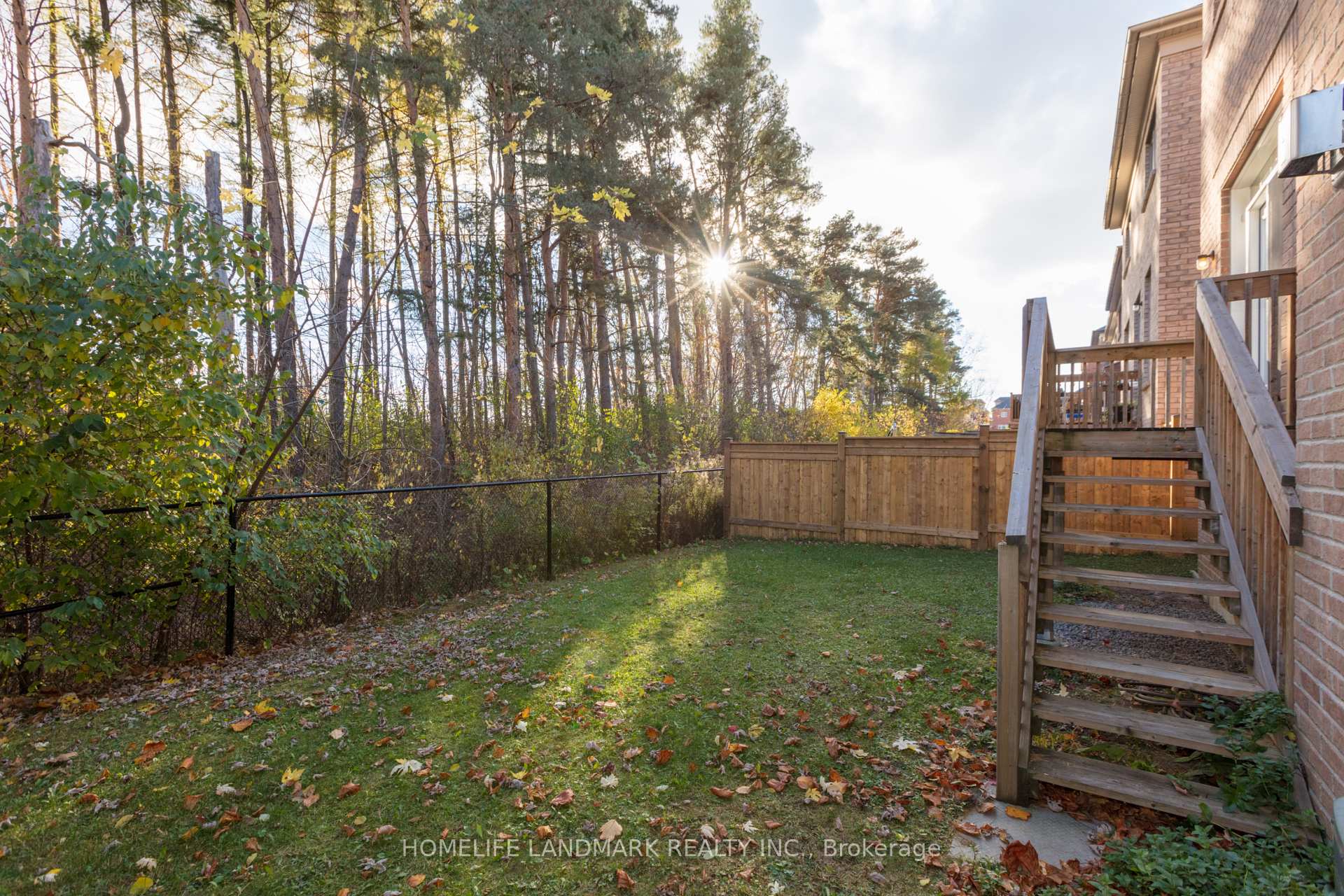 Photo 2 of 17 Fitzmaurice Drive, Vaughan, Patterson — HOMEH