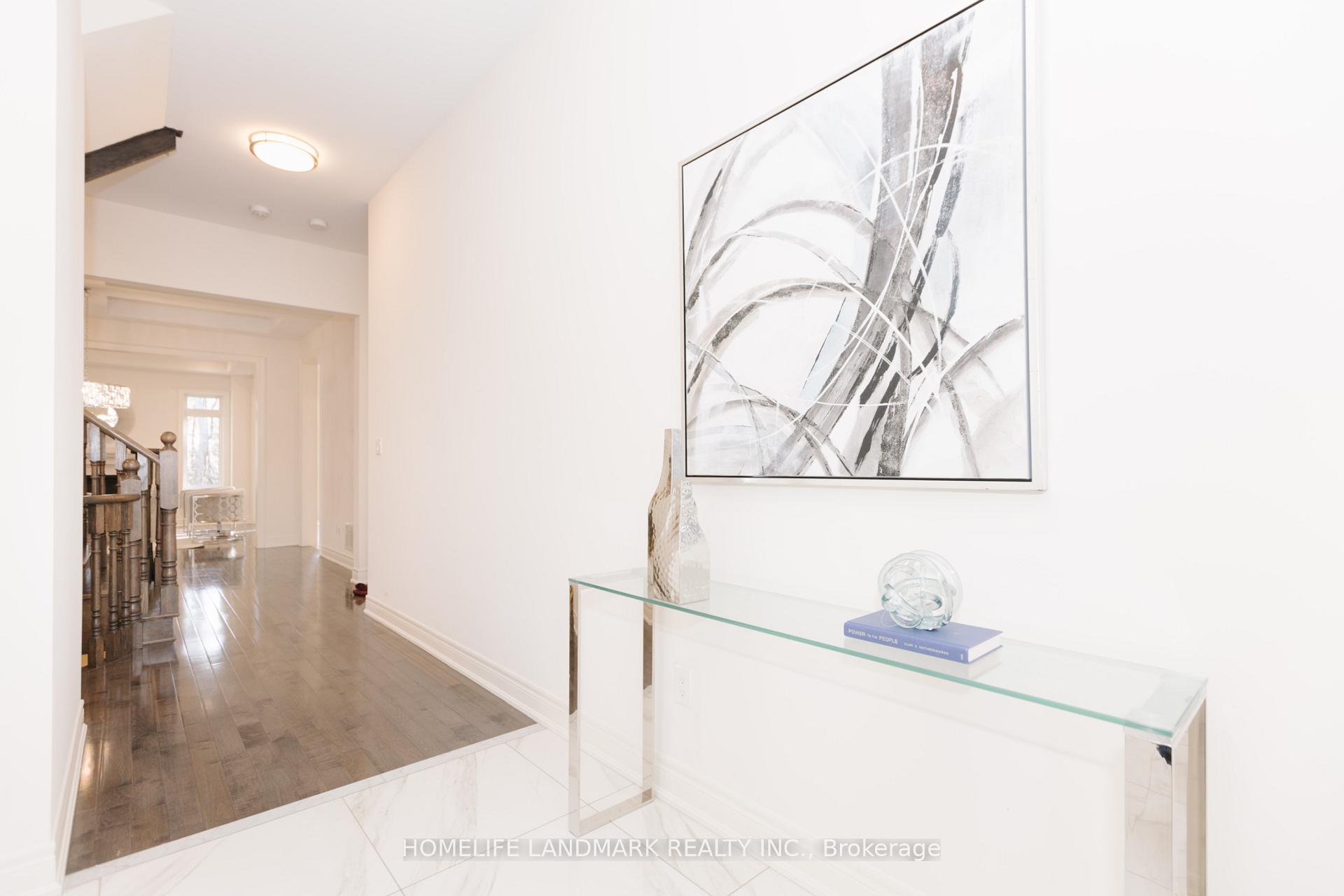 Photo 4 of 17 Fitzmaurice Drive, Vaughan, Patterson — HOMEH