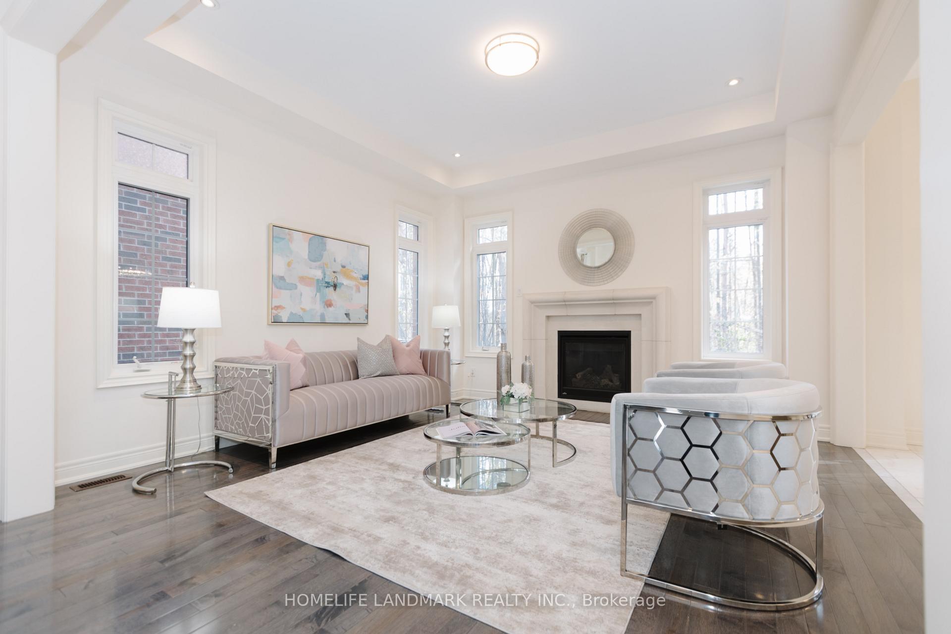 Photo 5 of 17 Fitzmaurice Drive, Vaughan, Patterson — HOMEH