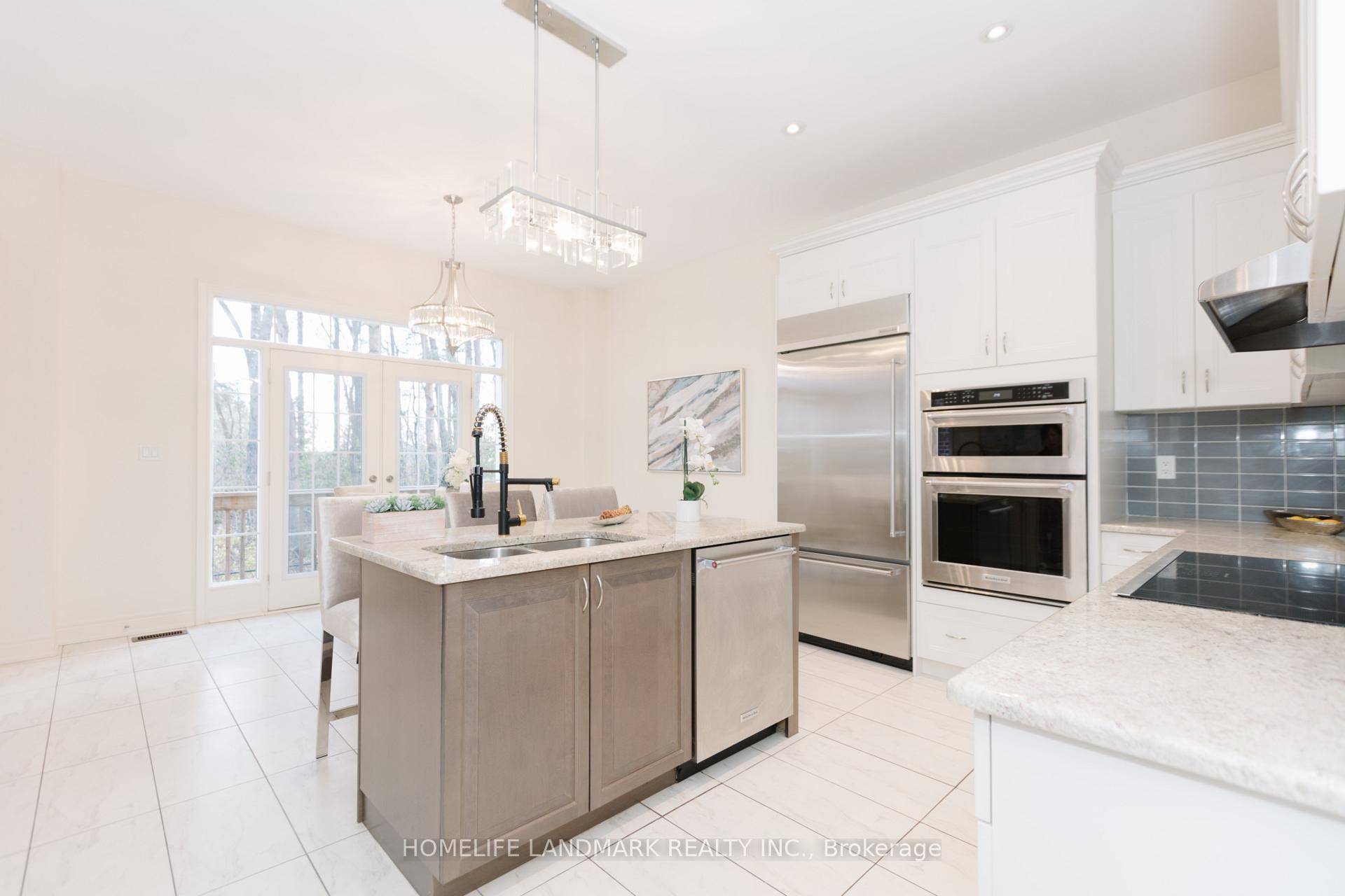 Photo 11 of 17 Fitzmaurice Drive, Vaughan, Patterson — HOMEH