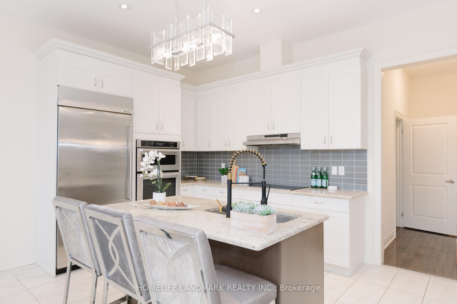 Photo 12 of 17 Fitzmaurice Drive, Vaughan, Patterson — HOMEH