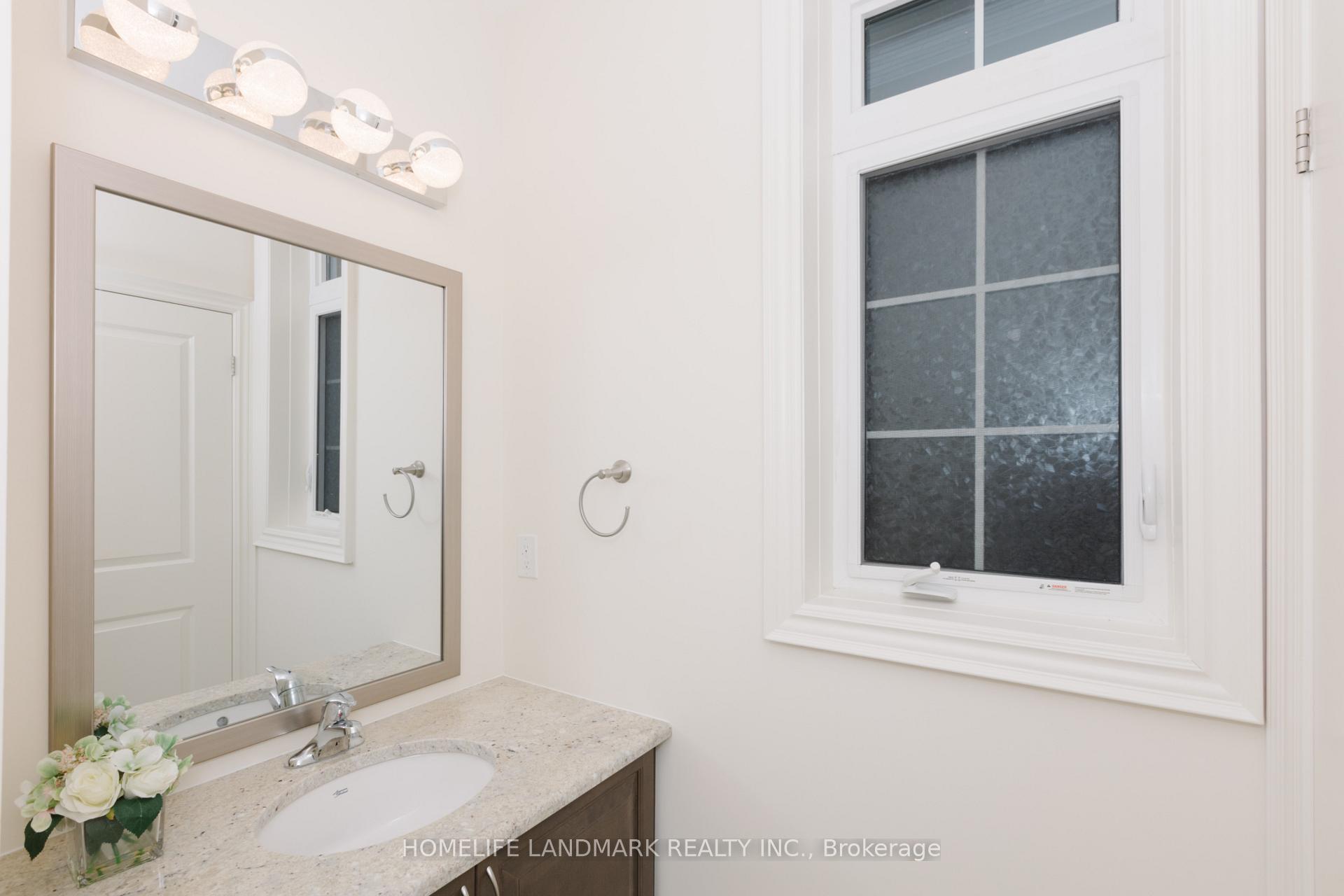 Photo 13 of 17 Fitzmaurice Drive, Vaughan, Patterson — HOMEH