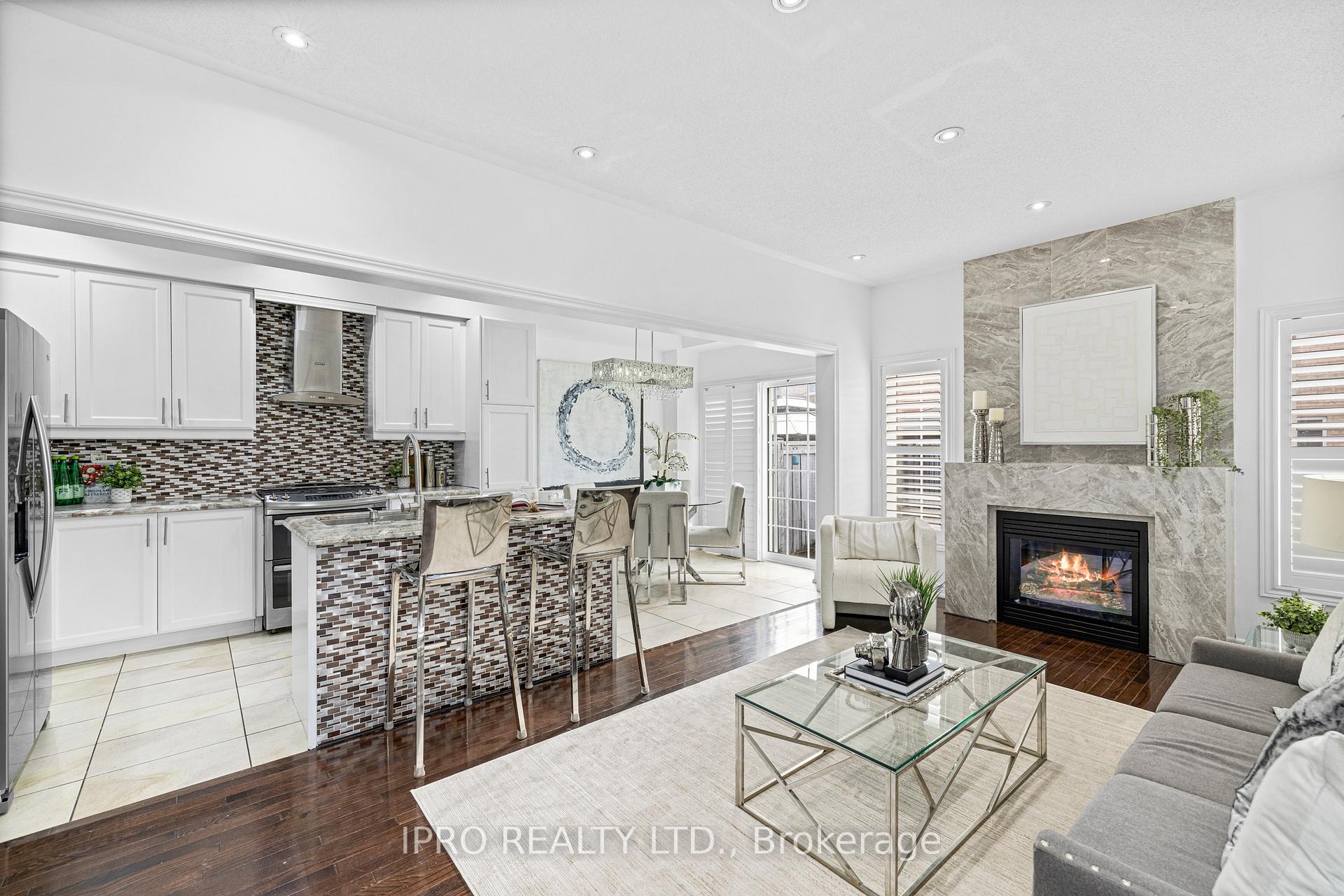 Photo 9 of 97 Gentile Circle, Vaughan, Elder Mills — HOMEH