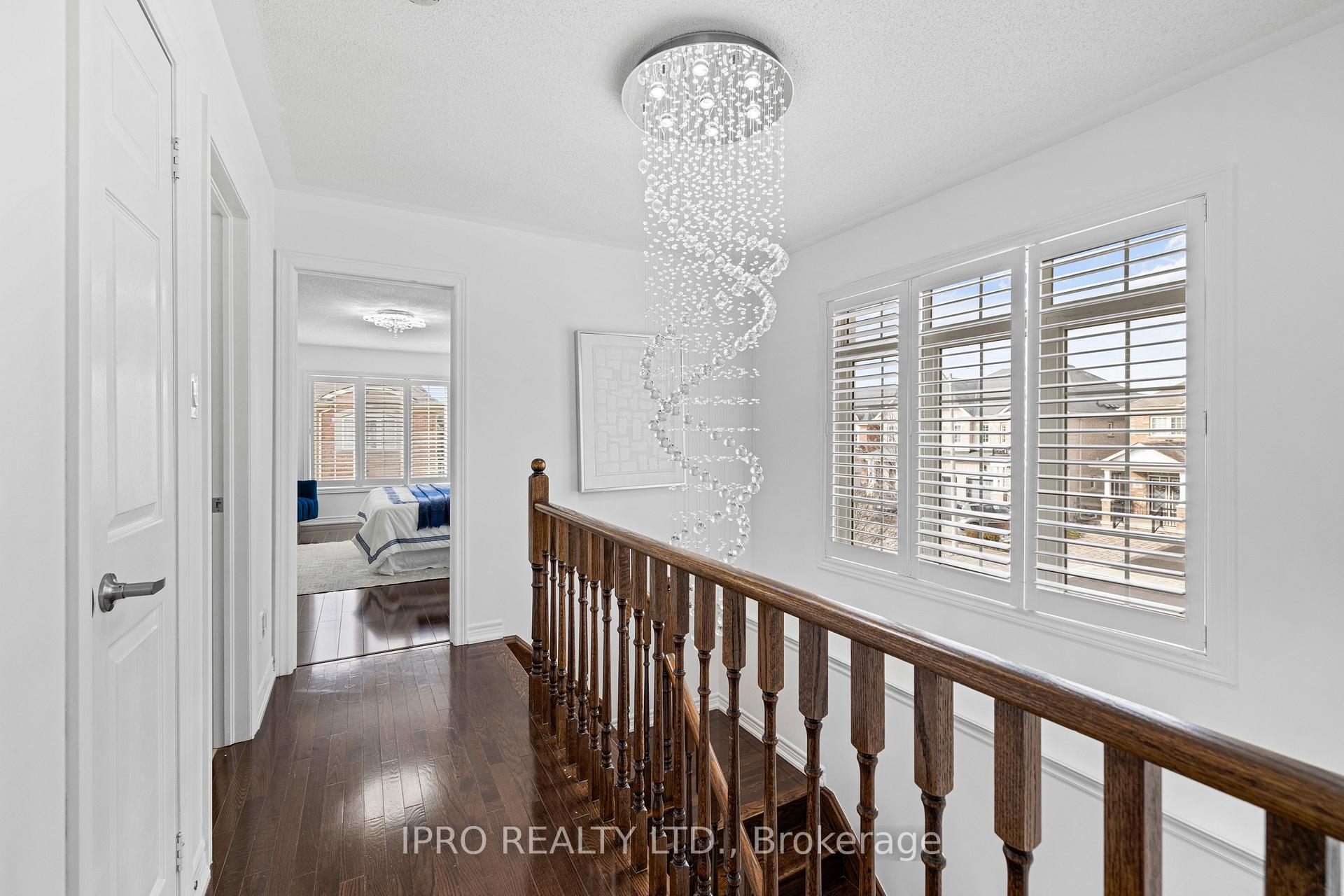 Photo 16 of 97 Gentile Circle, Vaughan, Elder Mills — HOMEH