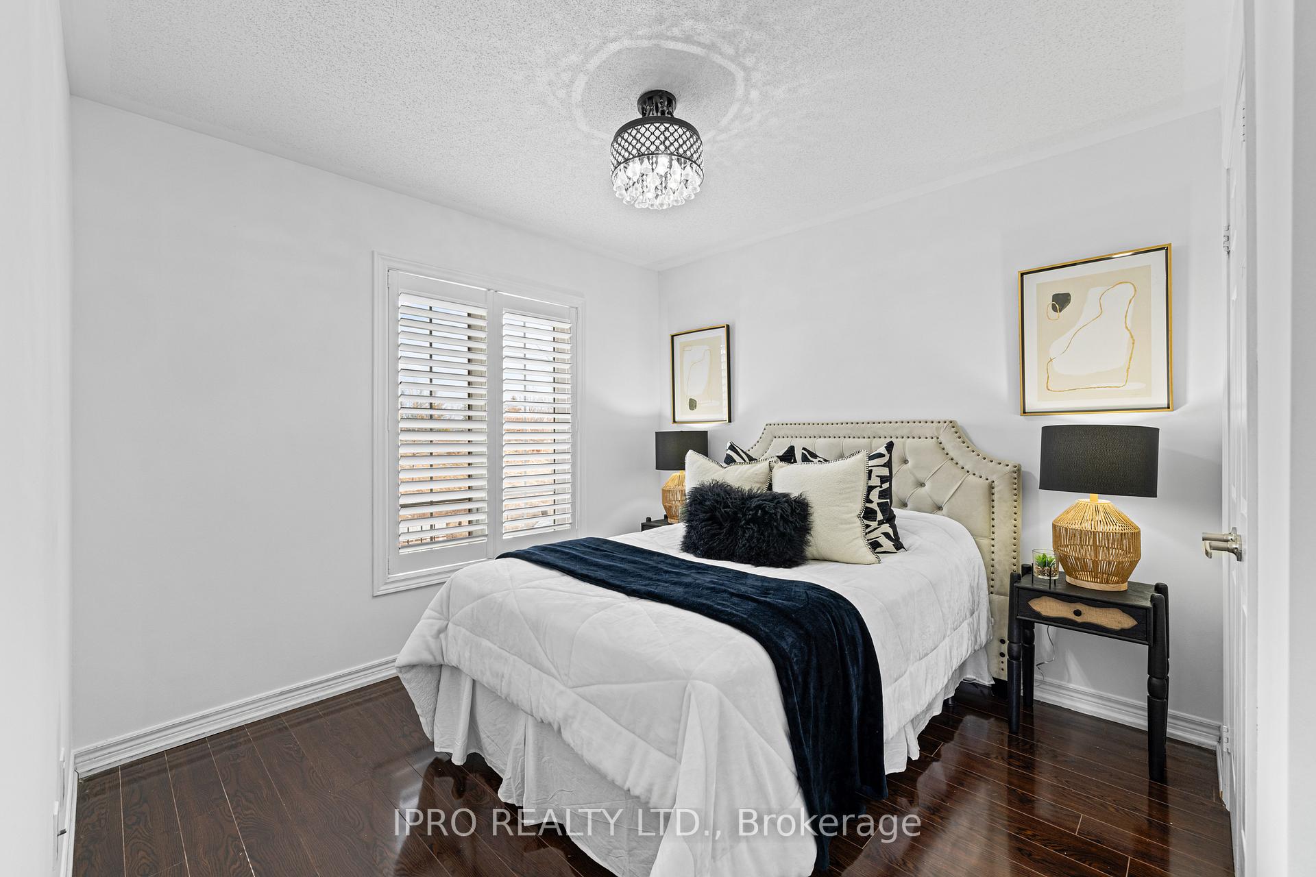 Photo 17 of 97 Gentile Circle, Vaughan, Elder Mills — HOMEH