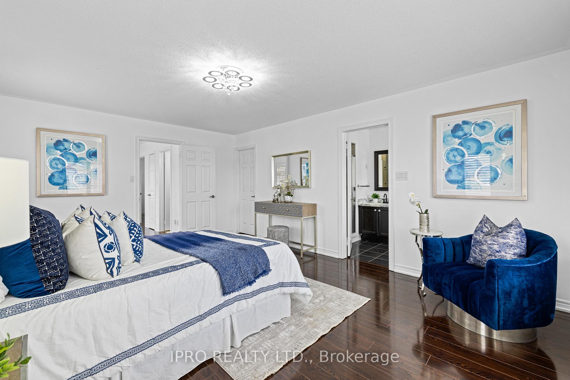 Photo 24 of 97 Gentile Circle, Vaughan, Elder Mills — HOMEH