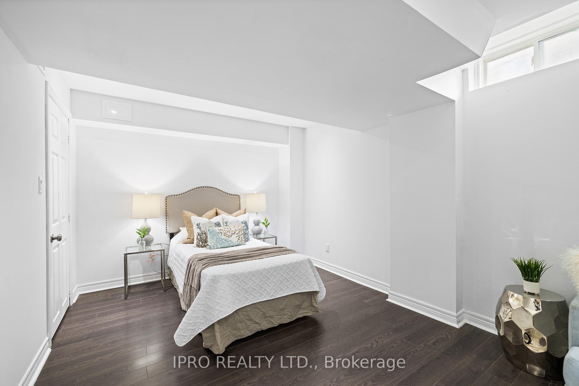 Photo 30 of 97 Gentile Circle, Vaughan, Elder Mills — HOMEH