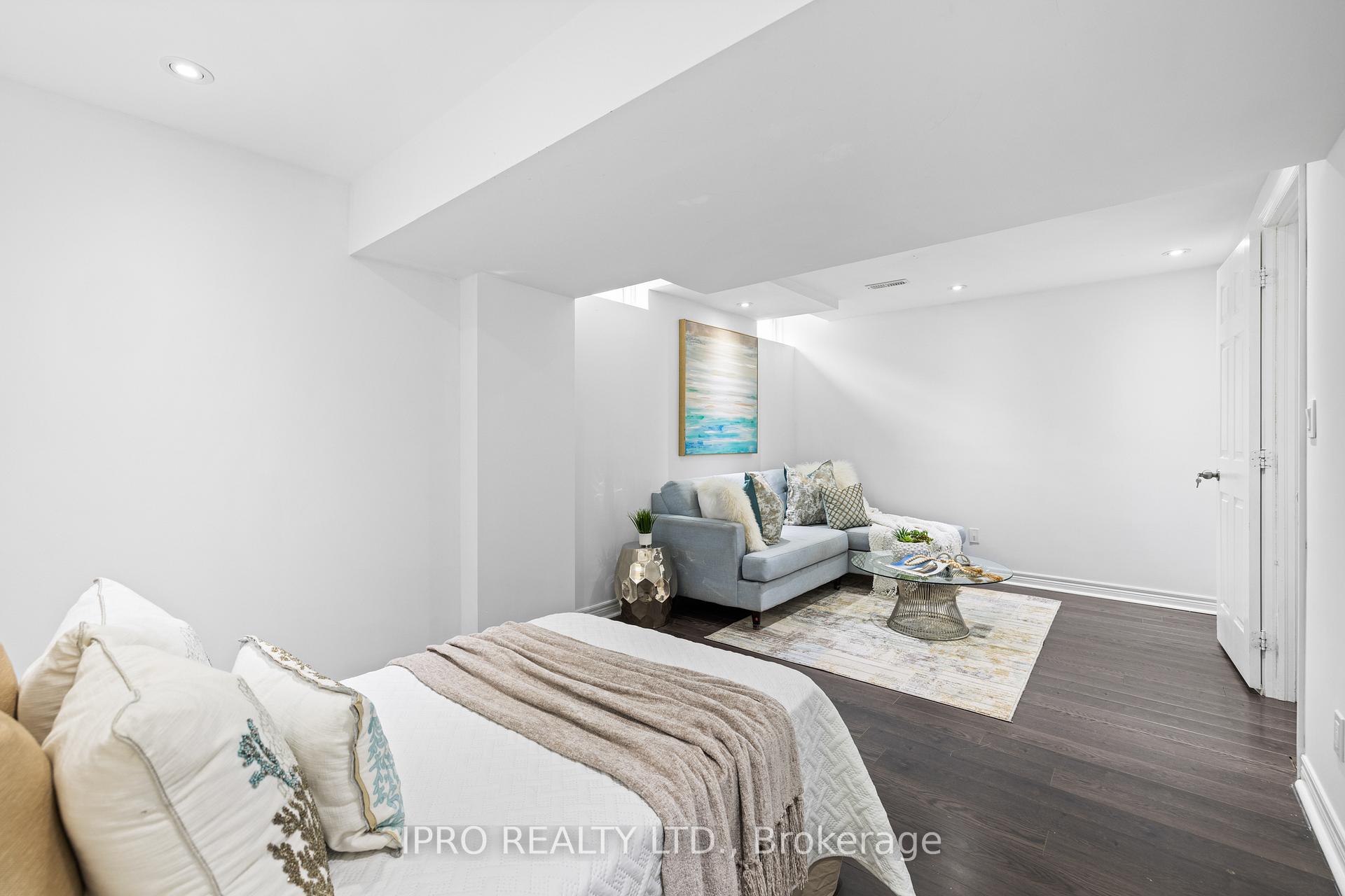 Photo 31 of 97 Gentile Circle, Vaughan, Elder Mills — HOMEH