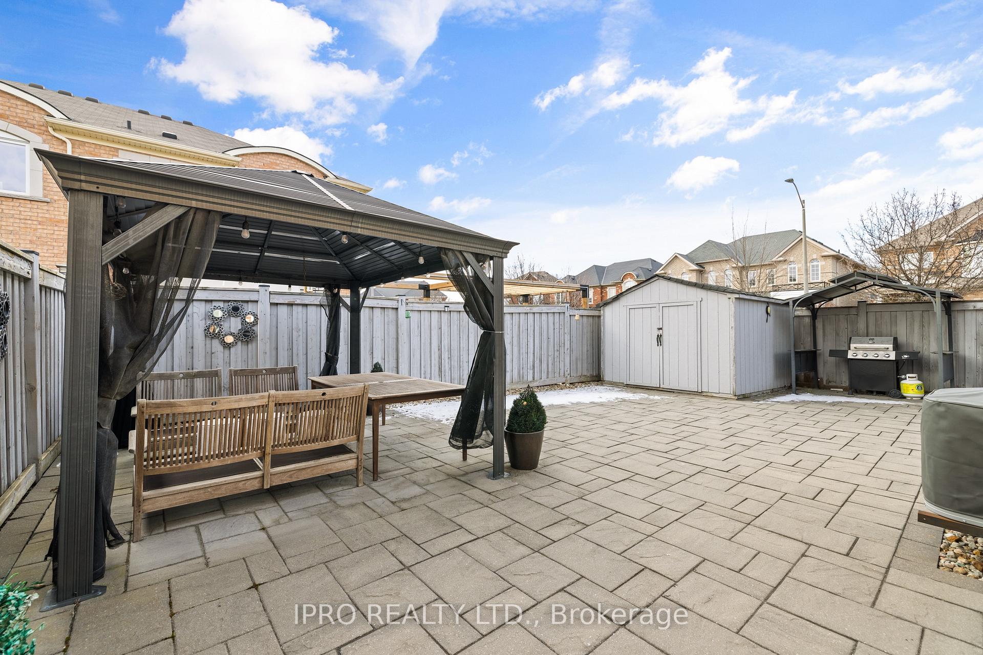 Photo 37 of 97 Gentile Circle, Vaughan, Elder Mills — HOMEH