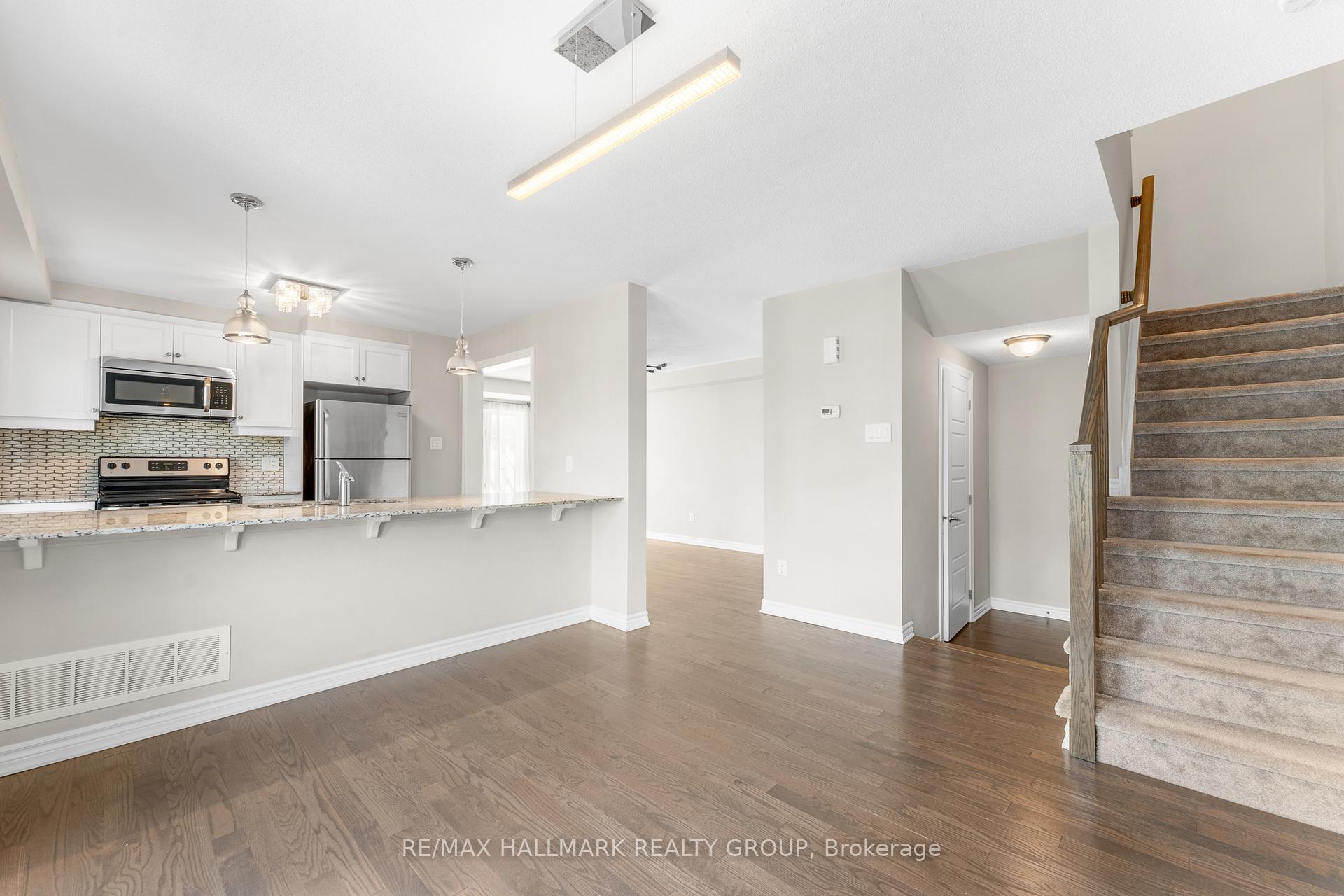 Photo 11 of 799 Mayfly Crescent, Ottawa, Barrhaven - Half Moon Bay — HOMEH
