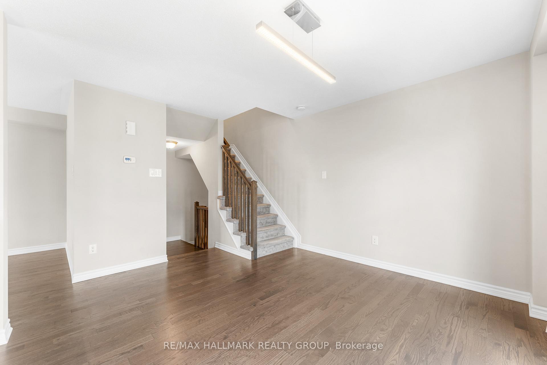 Photo 10 of 799 Mayfly Crescent, Ottawa, Barrhaven - Half Moon Bay — HOMEH