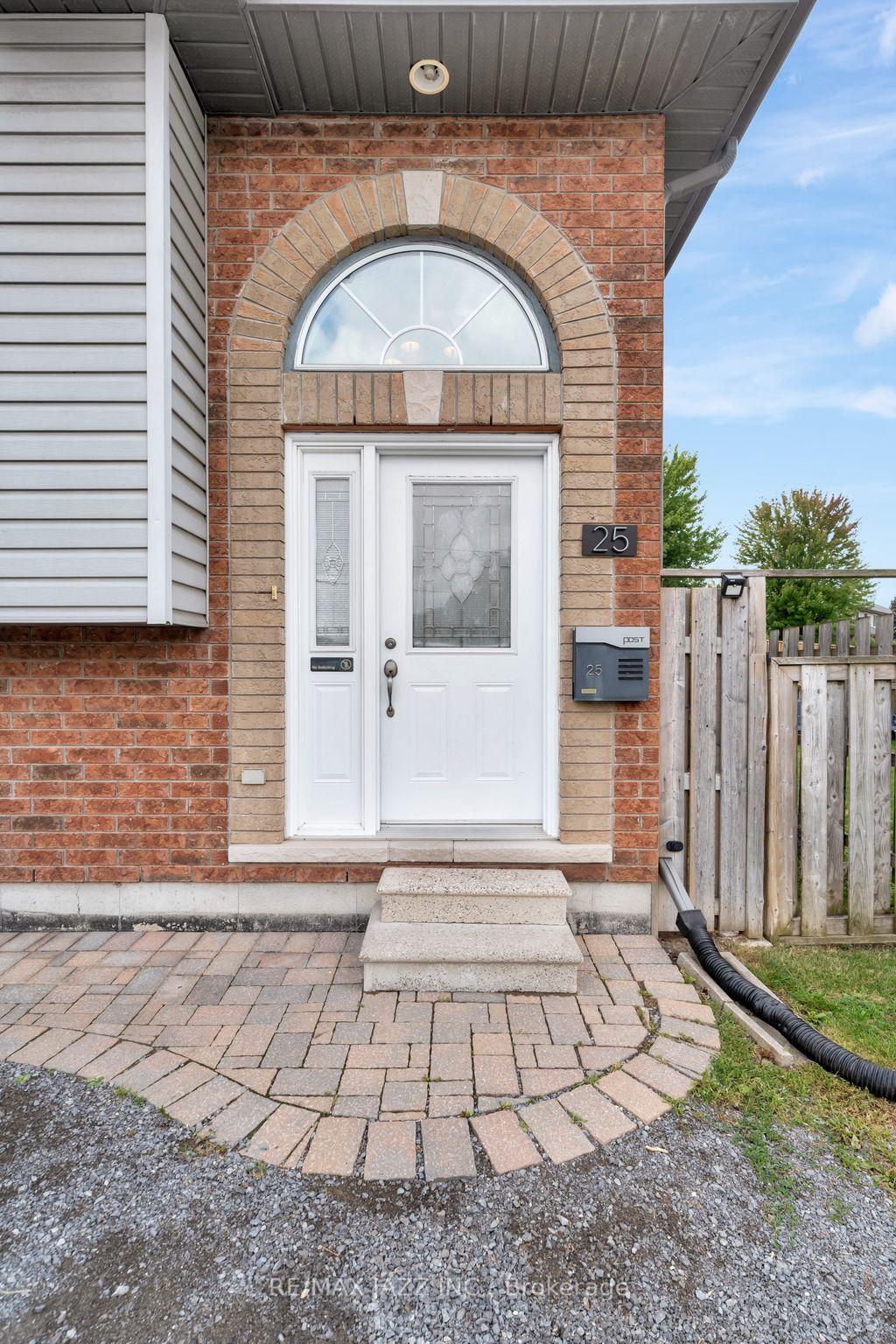 Photo 2 of 25 Emily Street, Belleville, Belleville Ward — HOMEH