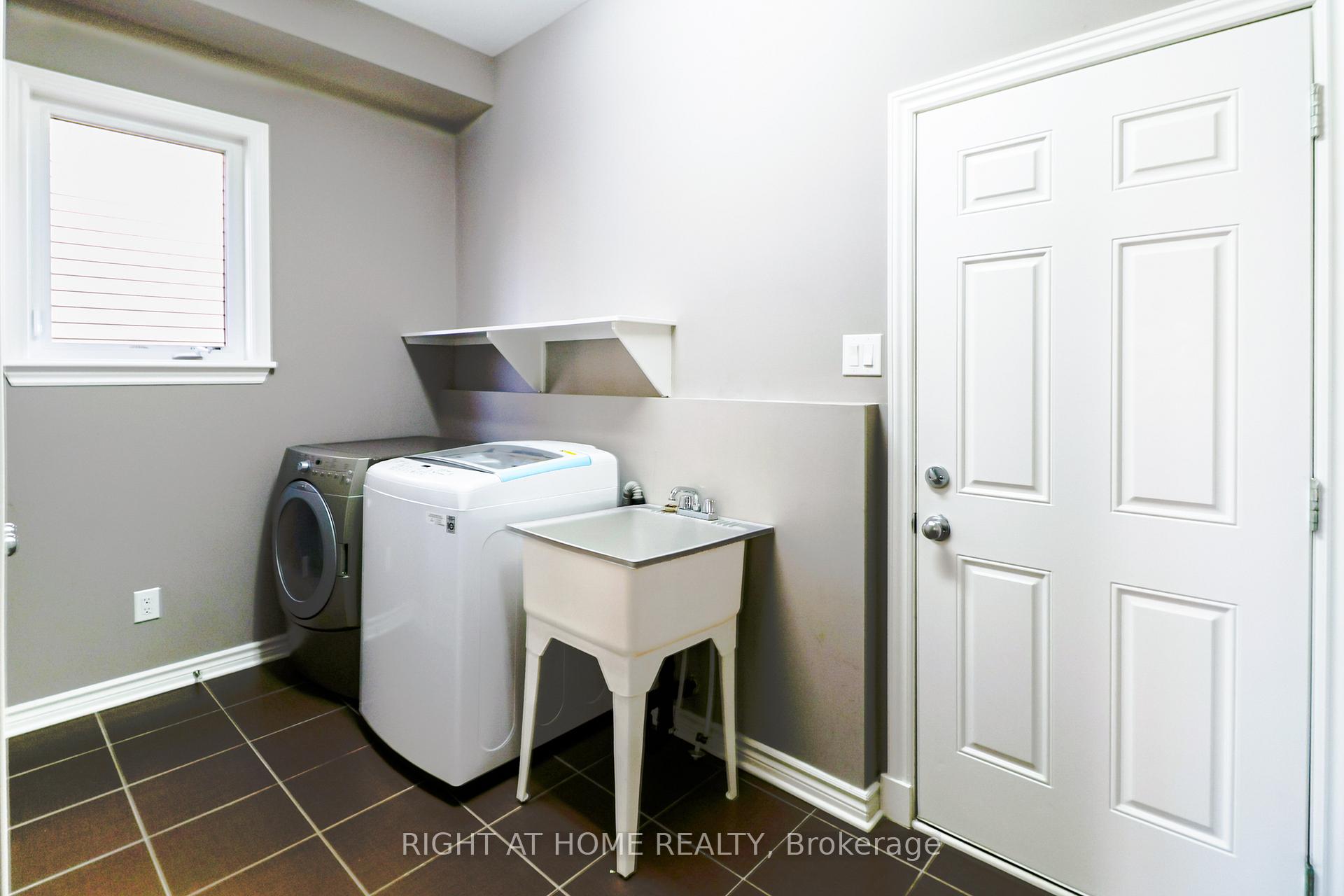 Photo 14 of 204 Cooks Mill Crescent, Ottawa, Riverside South — HOMEH