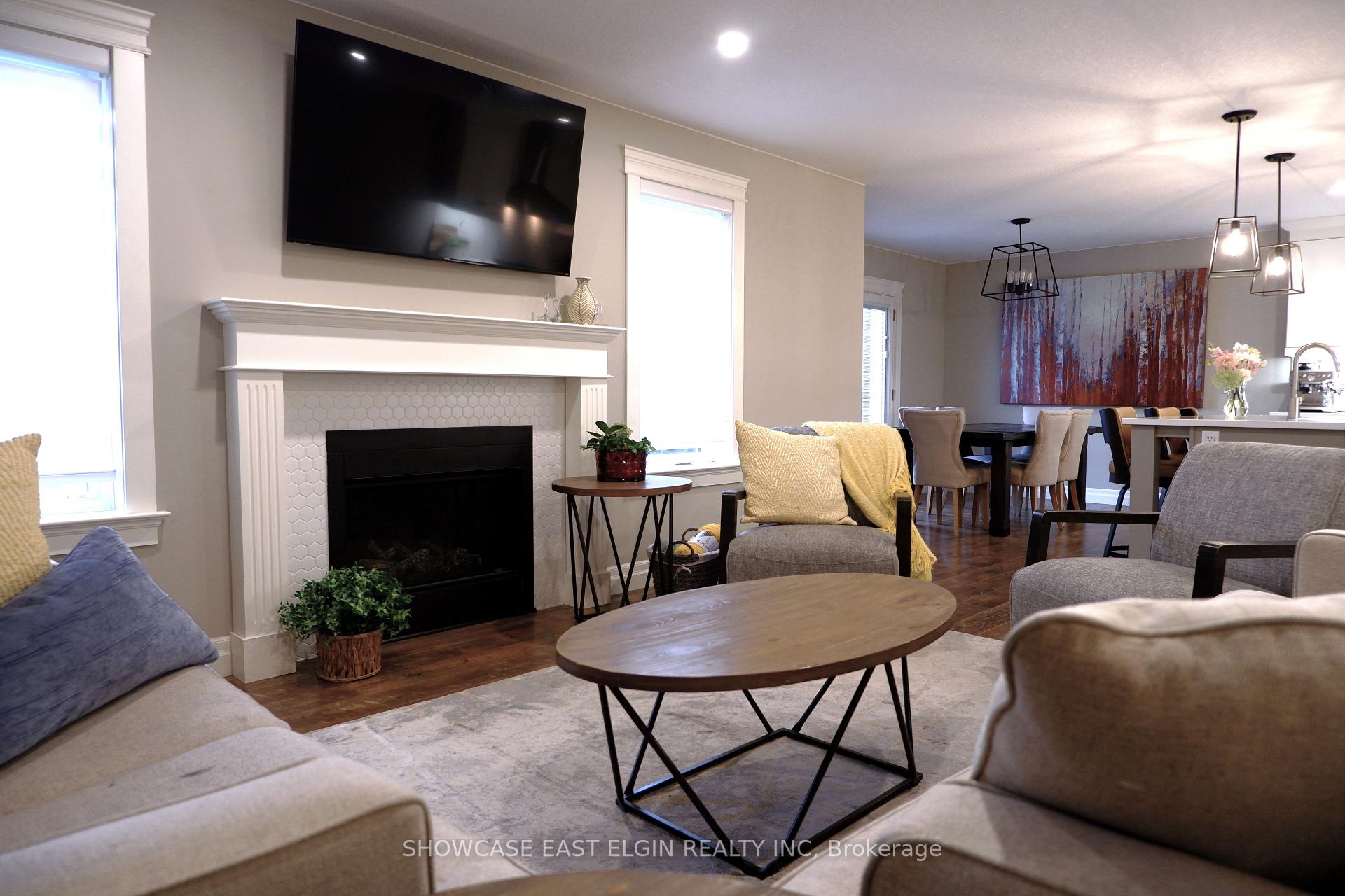 Photo 2 of 145 Tarry Parkway, Aylmer — HOMEH