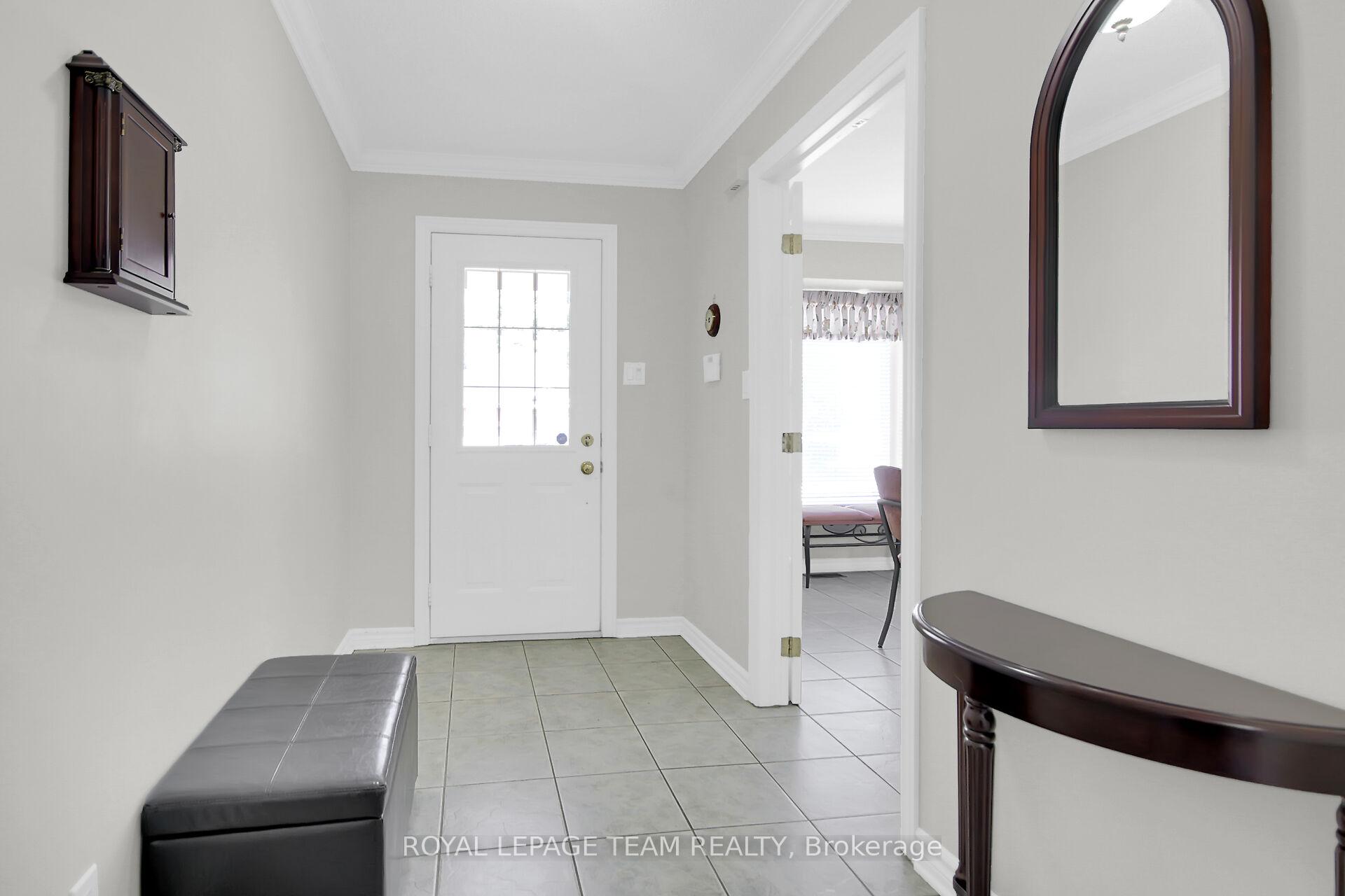 Photo 3 of 35 Fieldcrest Avenue, Ottawa, Barrhaven - Longfields — HOMEH