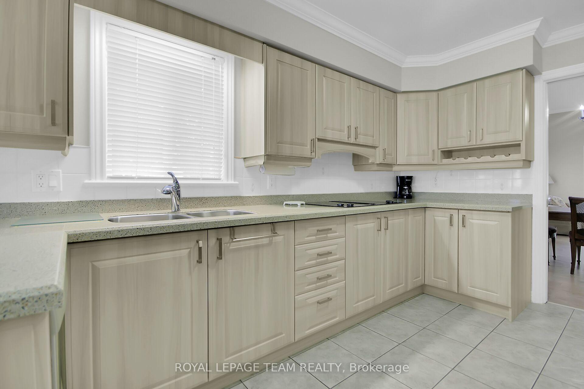 Photo 8 of 35 Fieldcrest Avenue, Ottawa, Barrhaven - Longfields — HOMEH