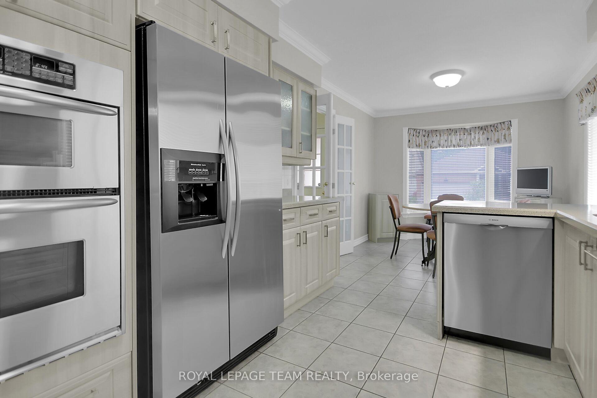 Photo 10 of 35 Fieldcrest Avenue, Ottawa, Barrhaven - Longfields — HOMEH