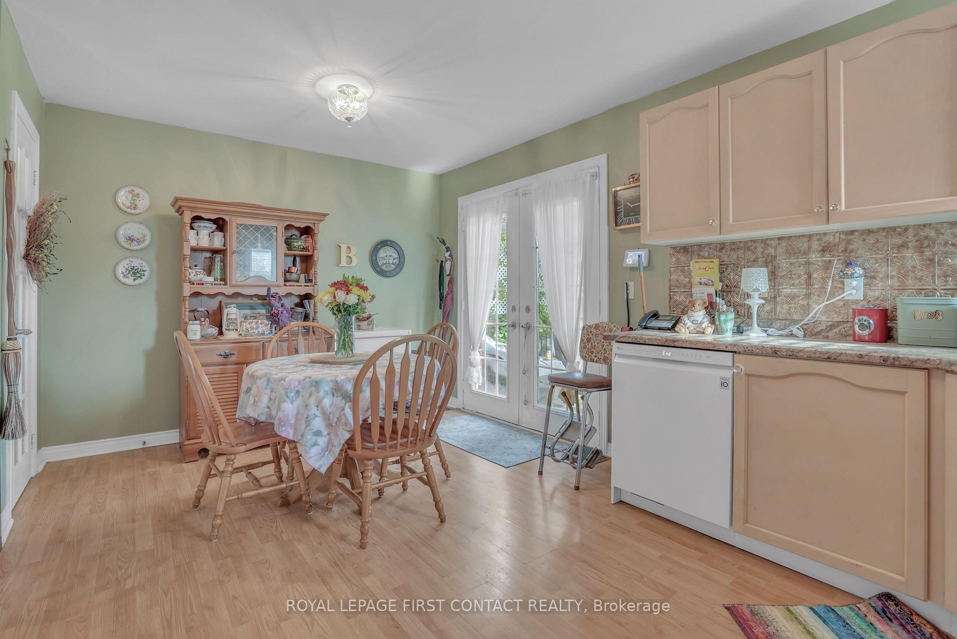 Photo 9 of 40 Felt Crescent, Barrie, Bayshore — HOMEH