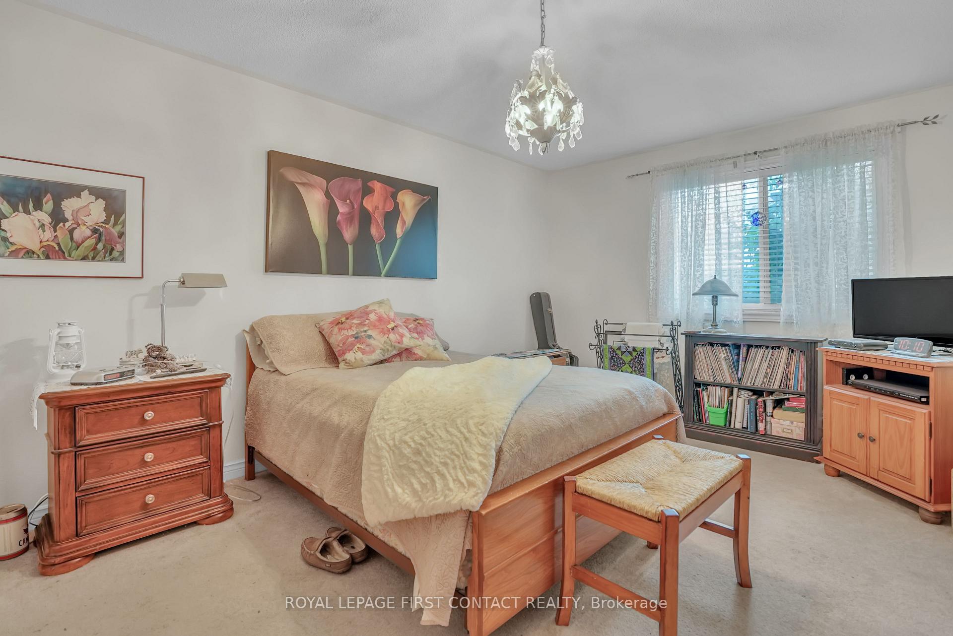 Photo 15 of 40 Felt Crescent, Barrie, Bayshore — HOMEH