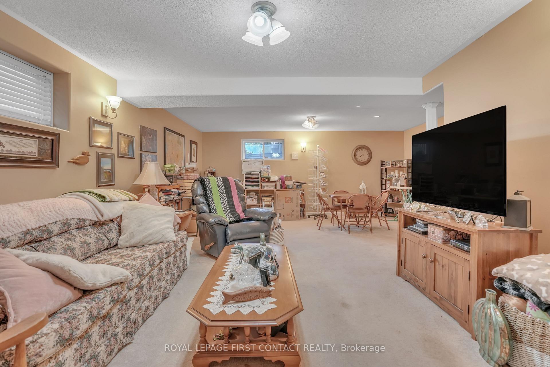 Photo 21 of 40 Felt Crescent, Barrie, Bayshore — HOMEH