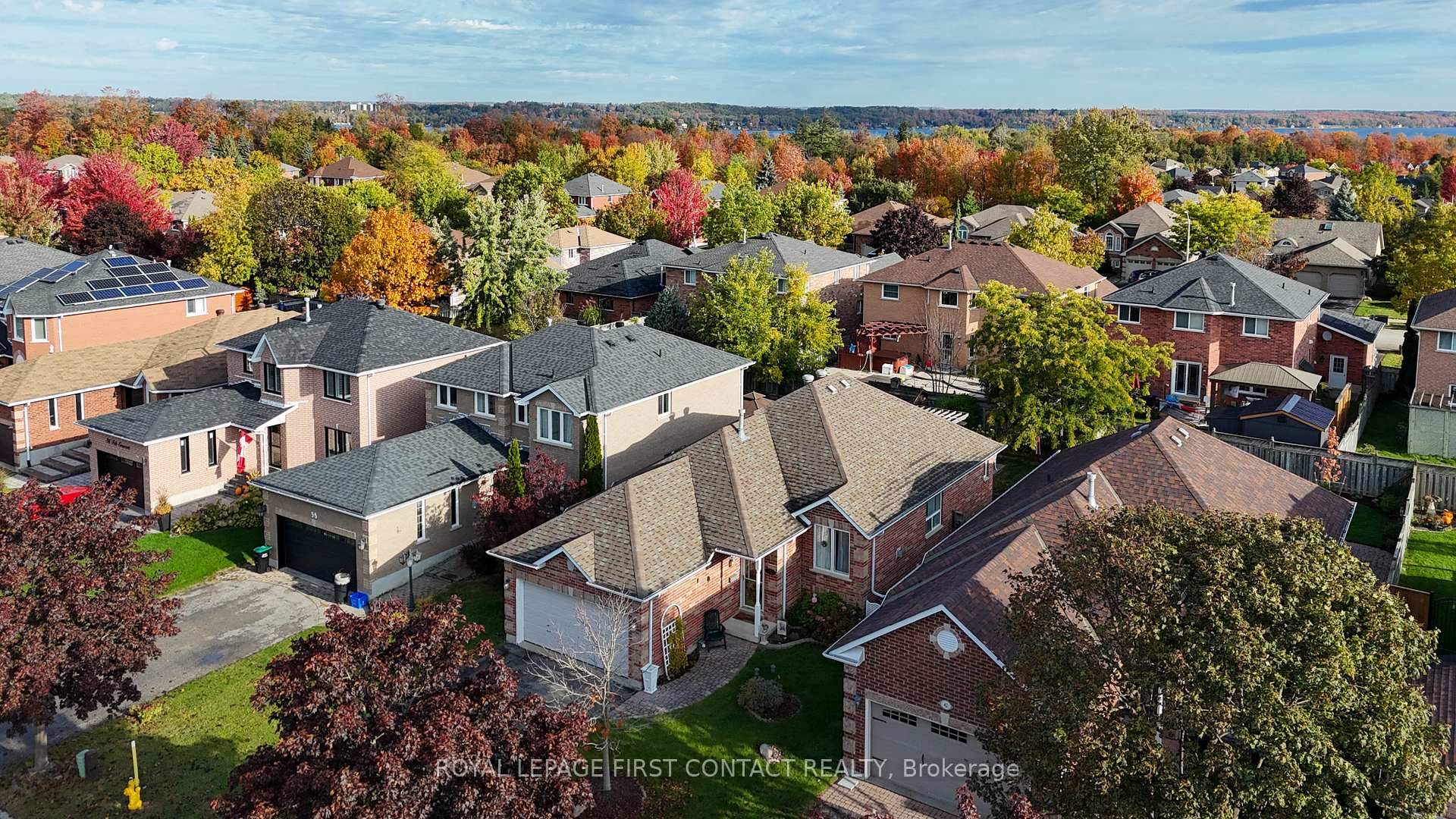 Photo 35 of 40 Felt Crescent, Barrie, Bayshore — HOMEH