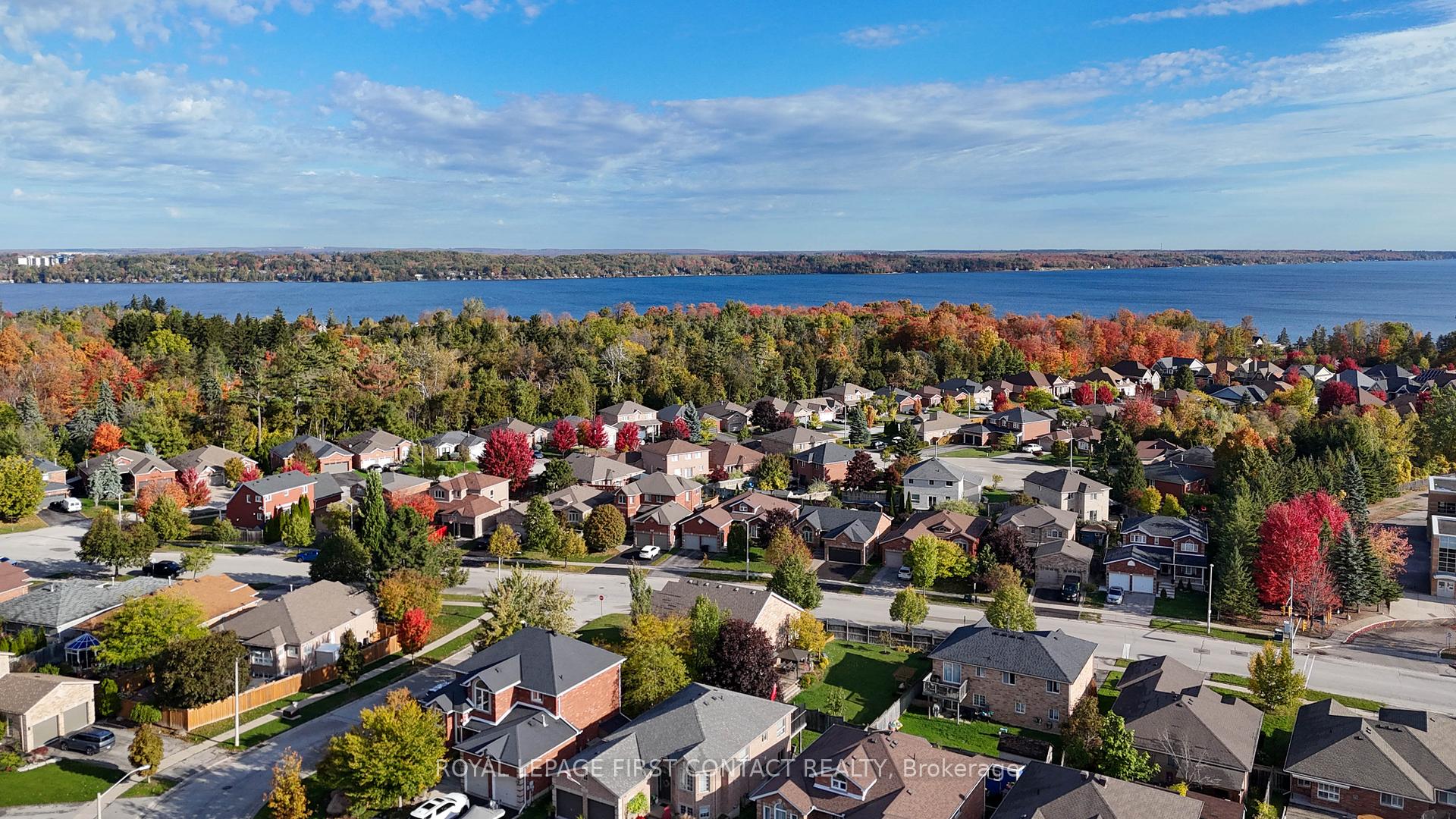 Photo 46 of 40 Felt Crescent, Barrie, Bayshore — HOMEH