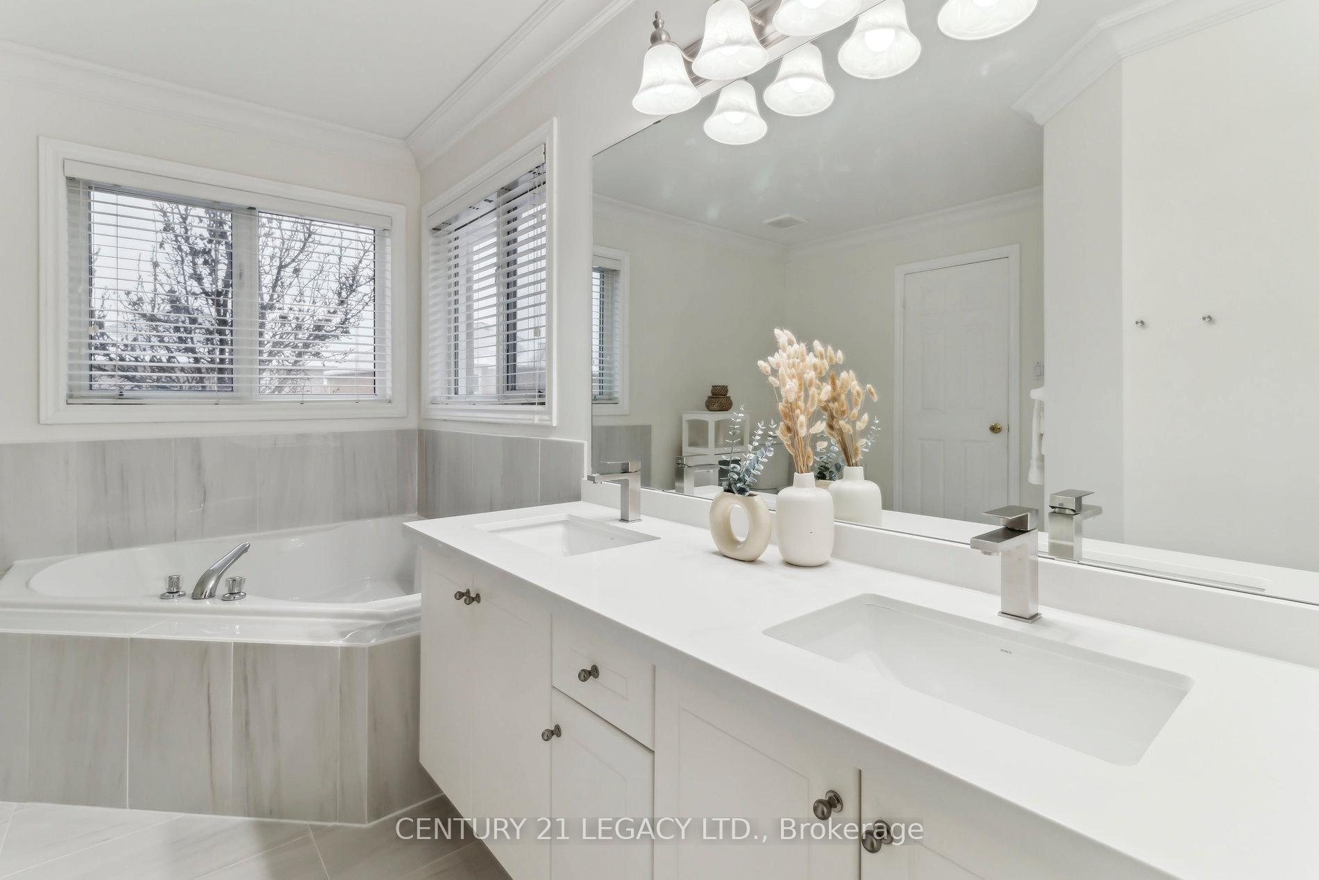 Photo 15 of 22 Sgotto Boulevard, Vaughan, Sonoma Heights — HOMEH