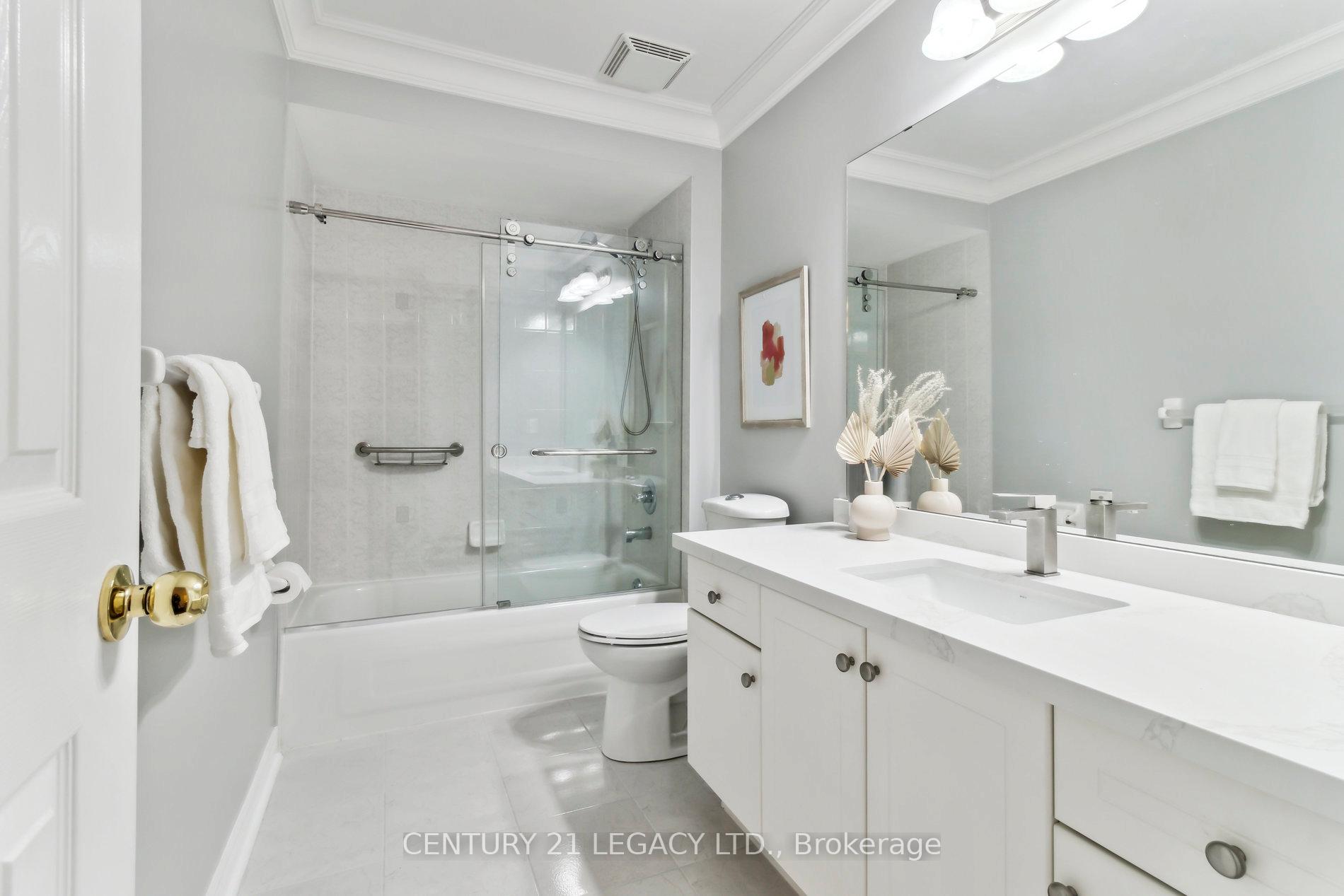 Photo 18 of 22 Sgotto Boulevard, Vaughan, Sonoma Heights — HOMEH