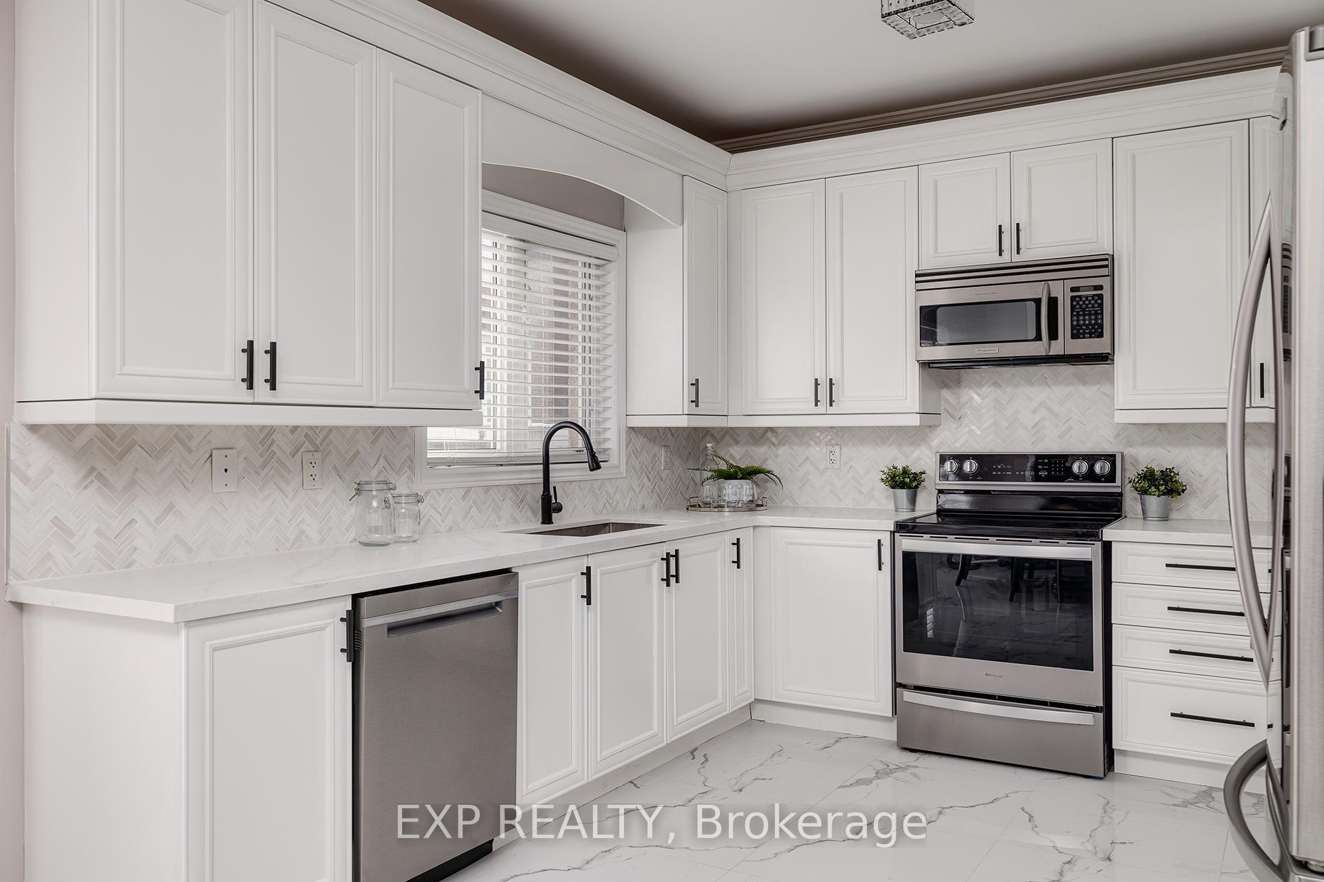 Photo 7 of 65 Filippazzo Road, Vaughan, Vellore Village — HOMEH