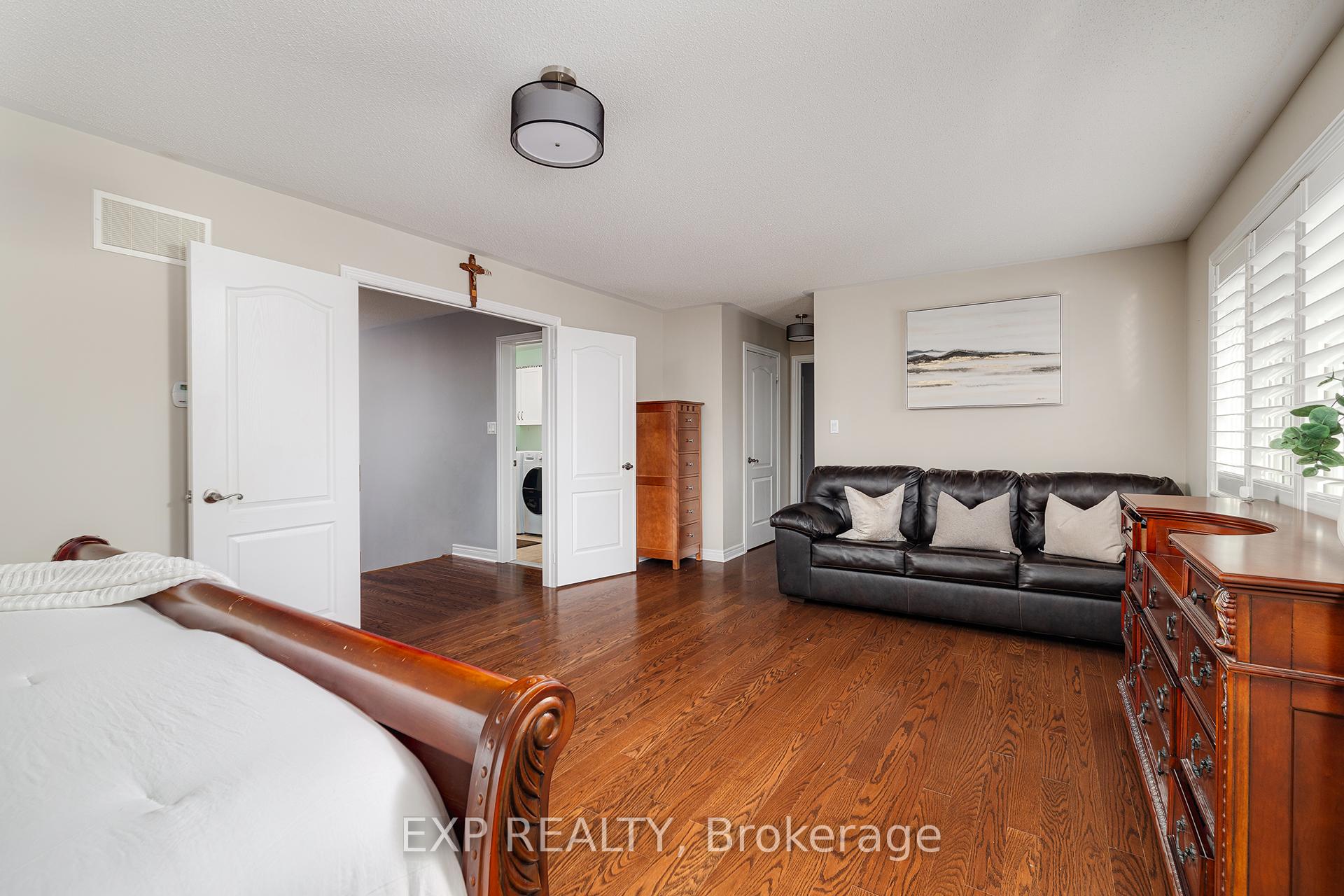 Photo 17 of 65 Filippazzo Road, Vaughan, Vellore Village — HOMEH