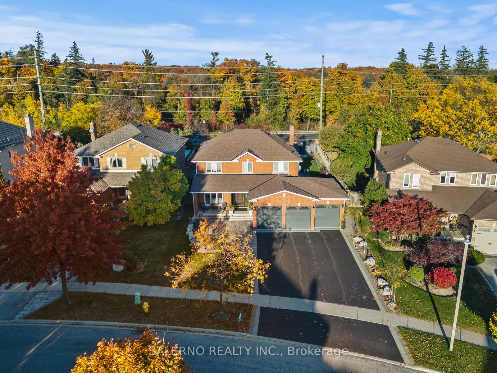 Photo 3 of 11 Calgary Gardens, Vaughan, Islington Woods — HOMEH