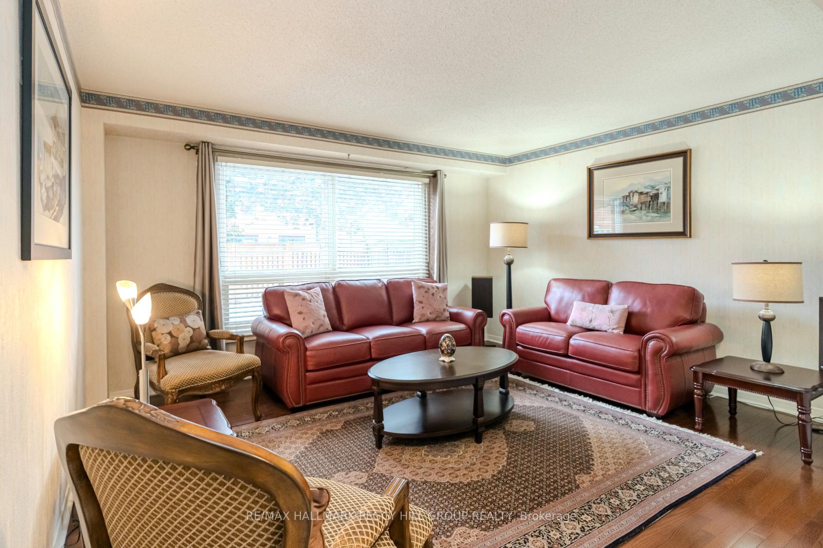 Photo 8 of 16 Kimbergate Way, Vaughan, Brownridge — HOMEH