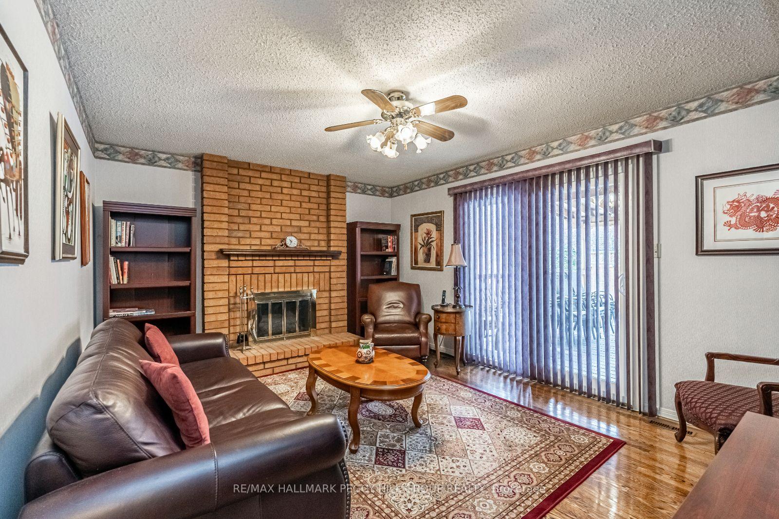 Photo 9 of 16 Kimbergate Way, Vaughan, Brownridge — HOMEH