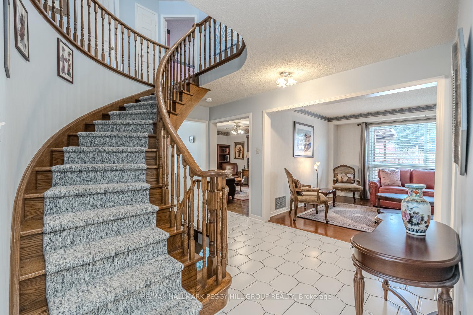 Photo 10 of 16 Kimbergate Way, Vaughan, Brownridge — HOMEH