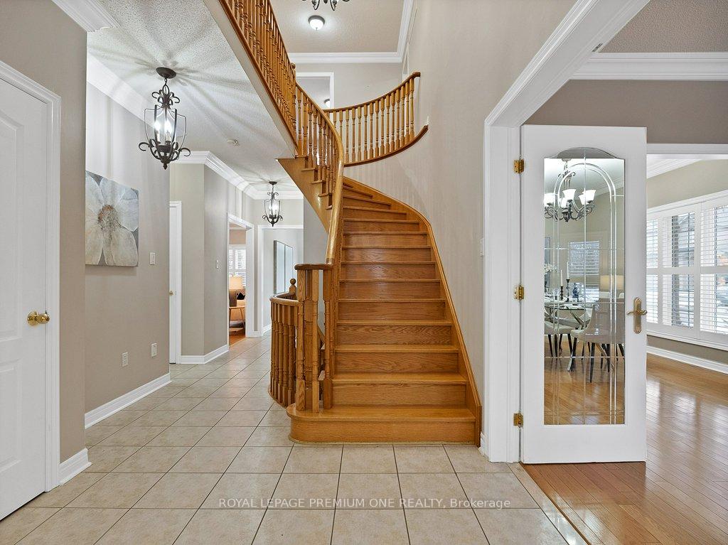 Photo 5 of 60 Golden Gate Circle, Vaughan, Sonoma Heights — HOMEH