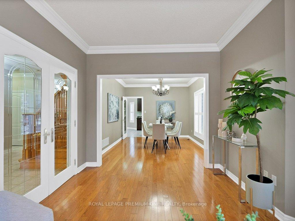 Photo 7 of 60 Golden Gate Circle, Vaughan, Sonoma Heights — HOMEH