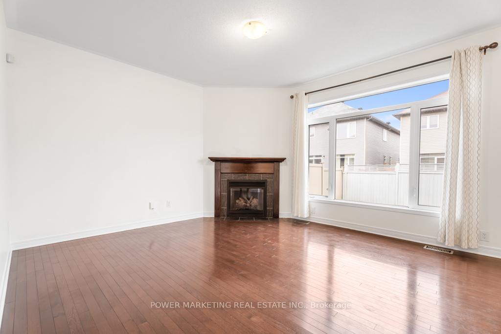 Photo 9 of 241 Dave Smith Crescent, Ottawa, Riverside South/Gloucester Glen — HOMEH