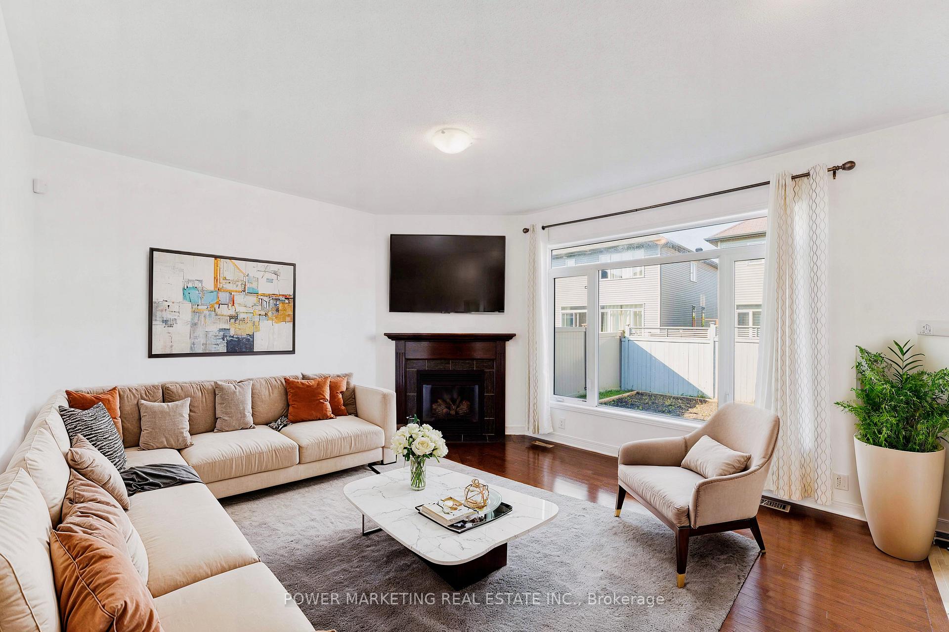 Photo 14 of 241 Dave Smith Crescent, Ottawa, Riverside South/Gloucester Glen — HOMEH