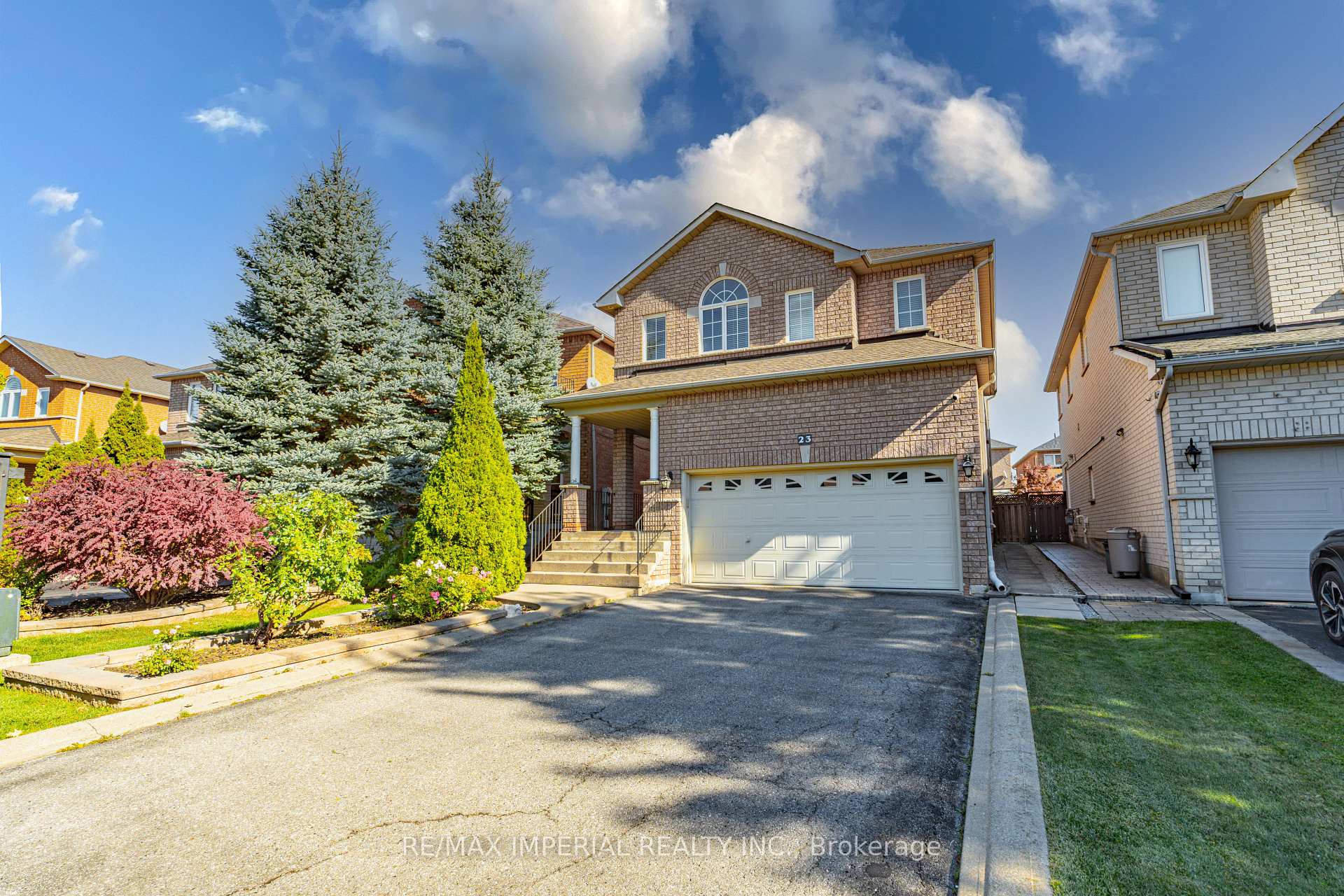 Photo 2 of 23 Criscione Drive, Vaughan, Sonoma Heights — HOMEH